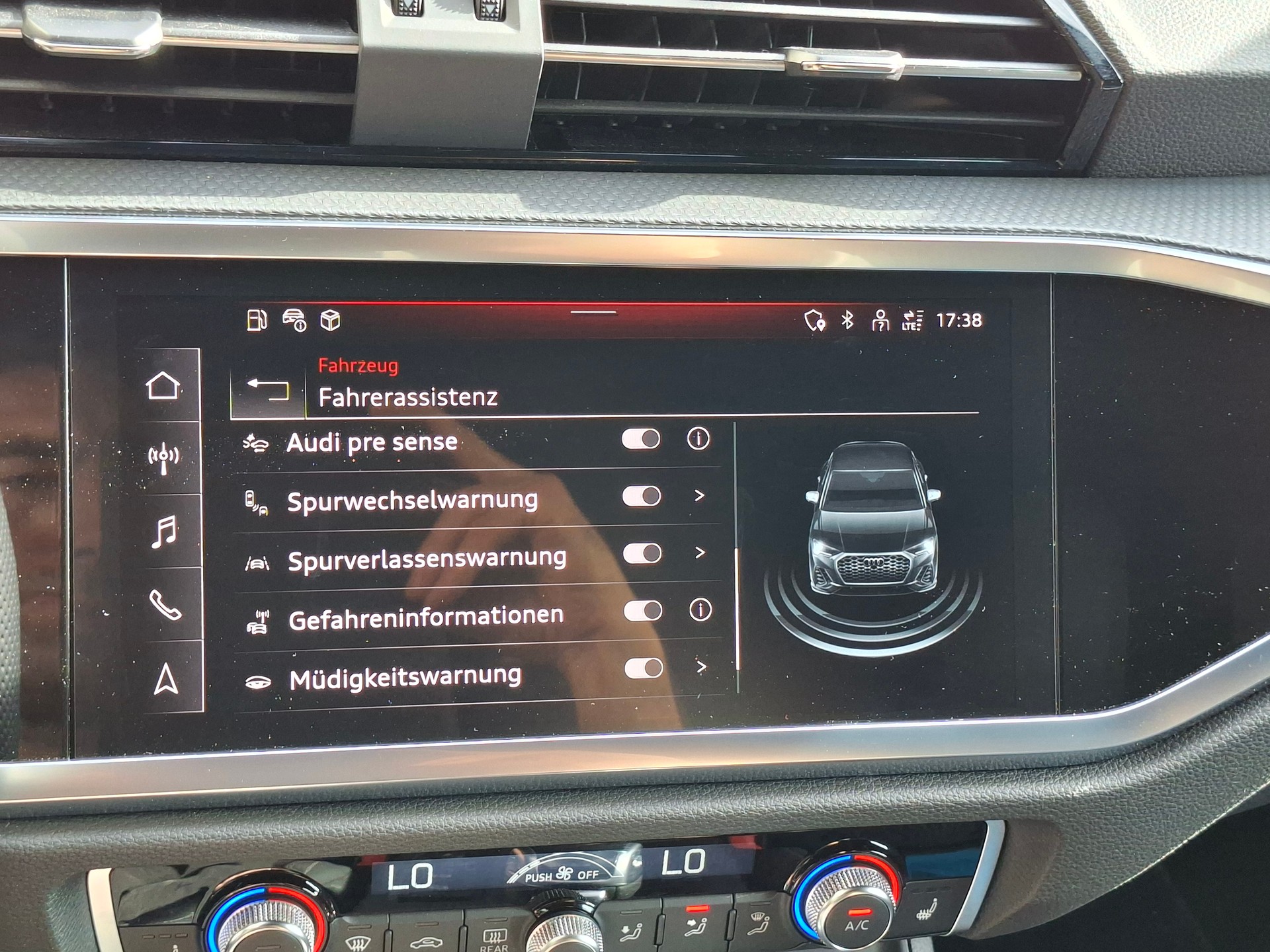 AUDI Q3 Sportback 35 TFSI Attraction S-tronic-image-12