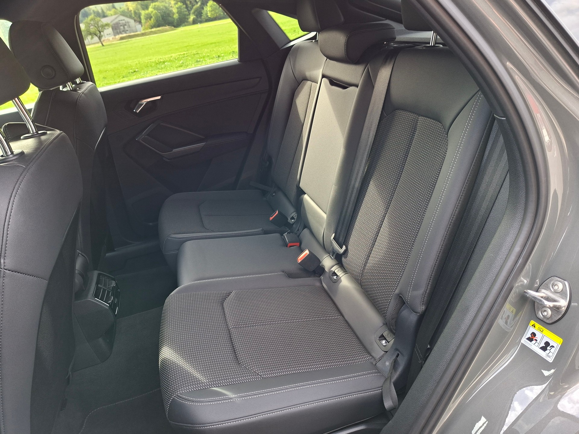 AUDI Q3 Sportback 35 TFSI Attraction S-tronic-image-14