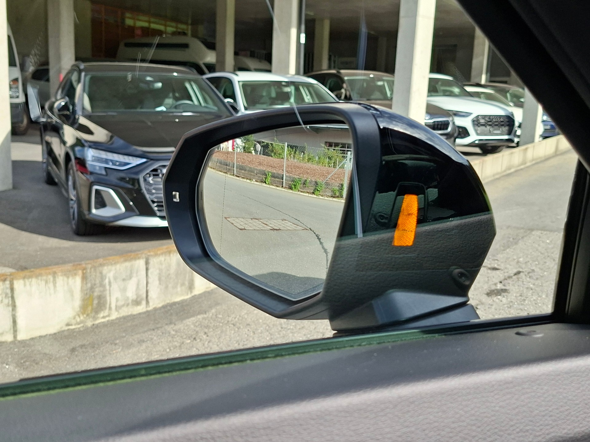 AUDI Q3 Sportback 35 TFSI Attraction S-tronic-image-13