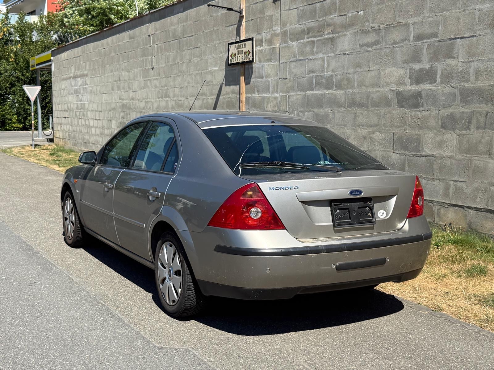 FORD Mondeo 2.5i V6 Executive-image-2