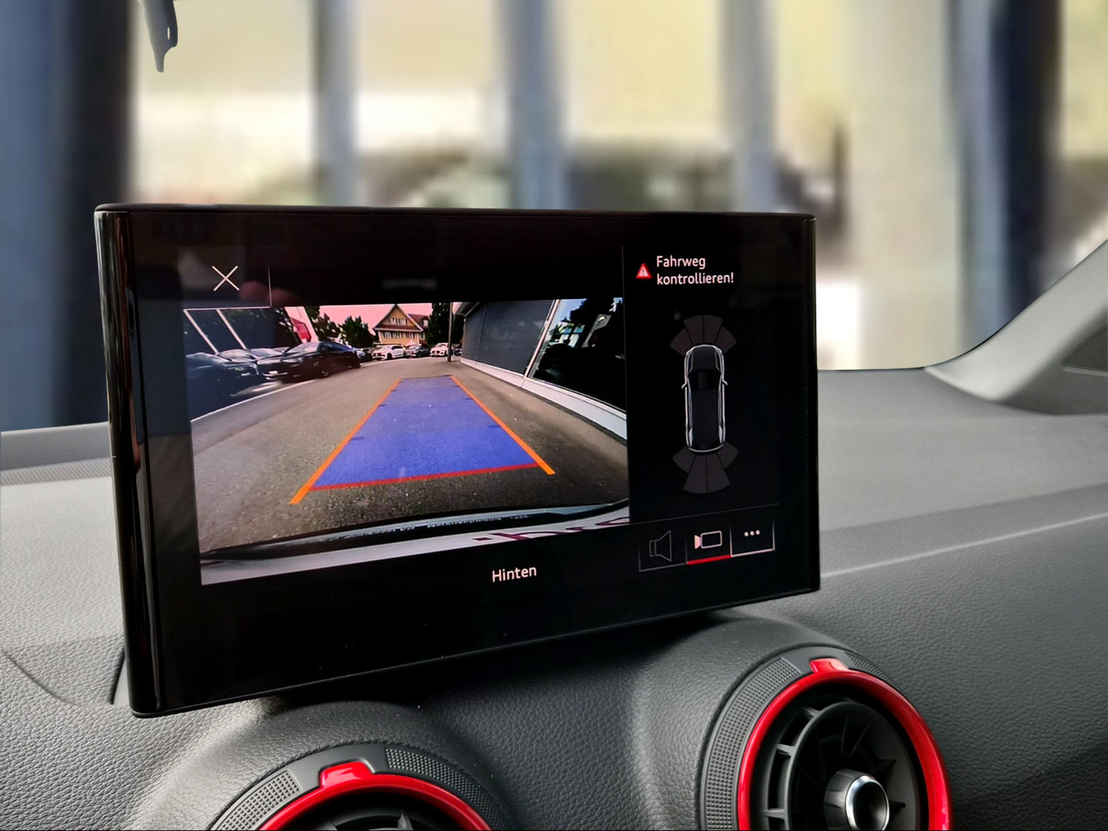 AUDI SQ2 TFSI quattro S-tronic Pfeilgrau Perleffekt-image-14