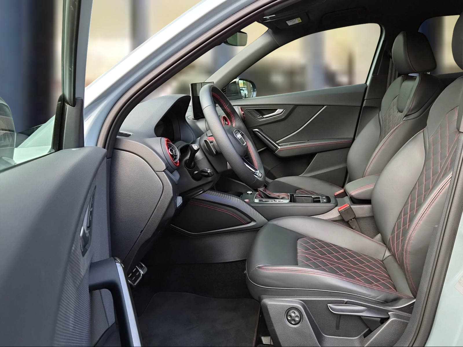 AUDI SQ2 TFSI quattro S-tronic Pfeilgrau Perleffekt-image-8