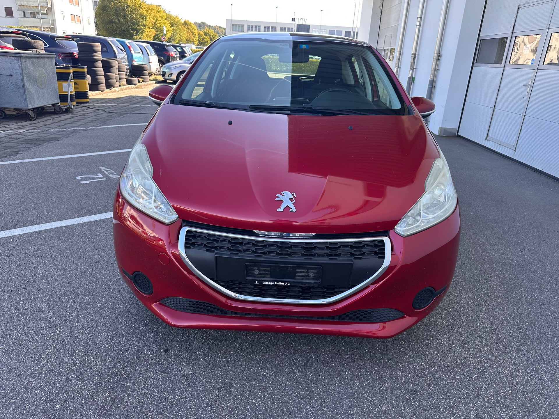 PEUGEOT 208 1.2 e-VTI Allur-image-1
