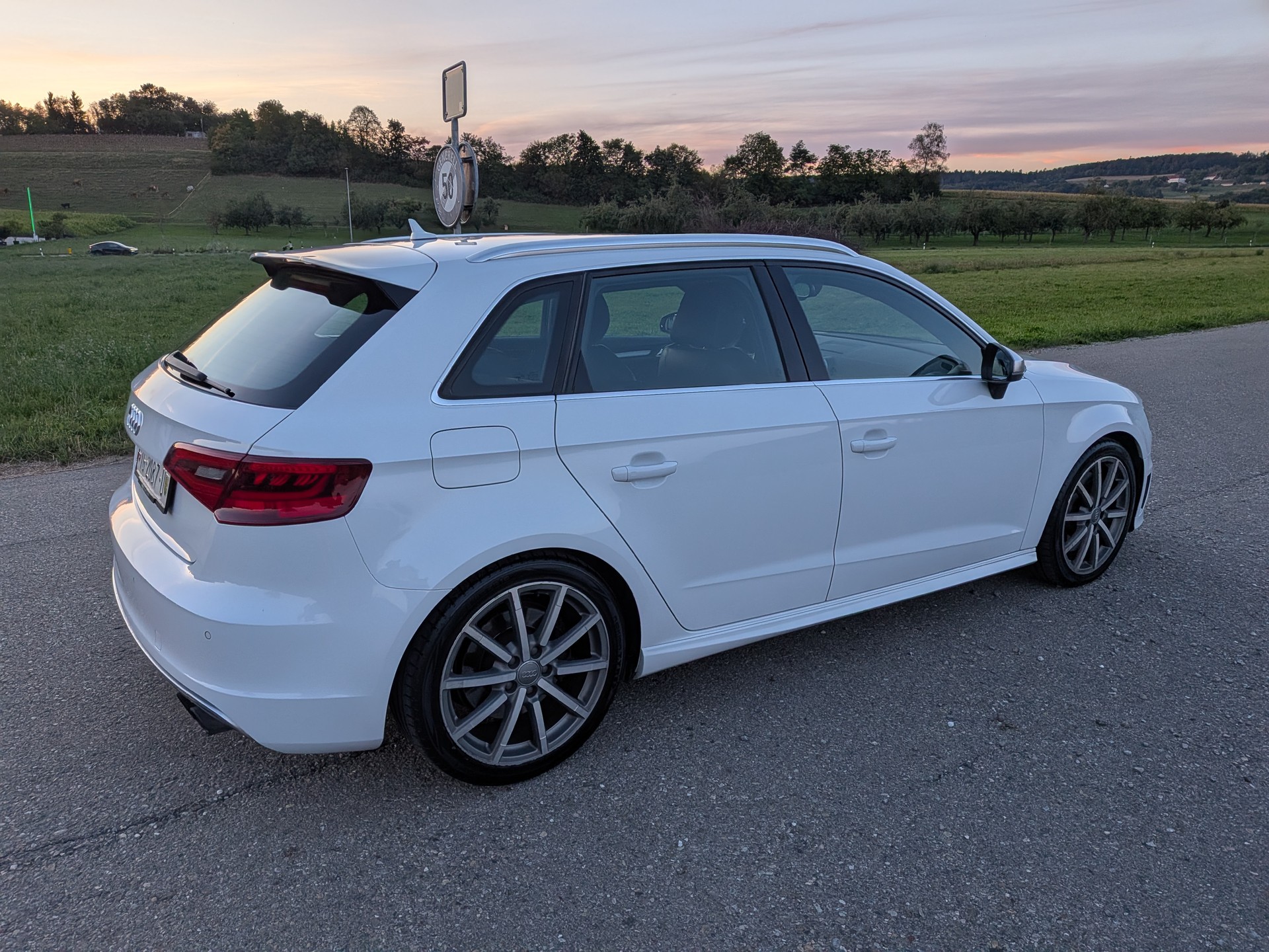 AUDI S3 Sportback 2.0 TFSI quattro S-tronic-image-8