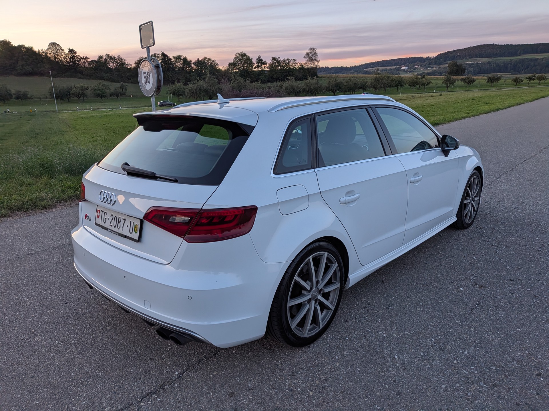AUDI S3 Sportback 2.0 TFSI quattro S-tronic-image-10
