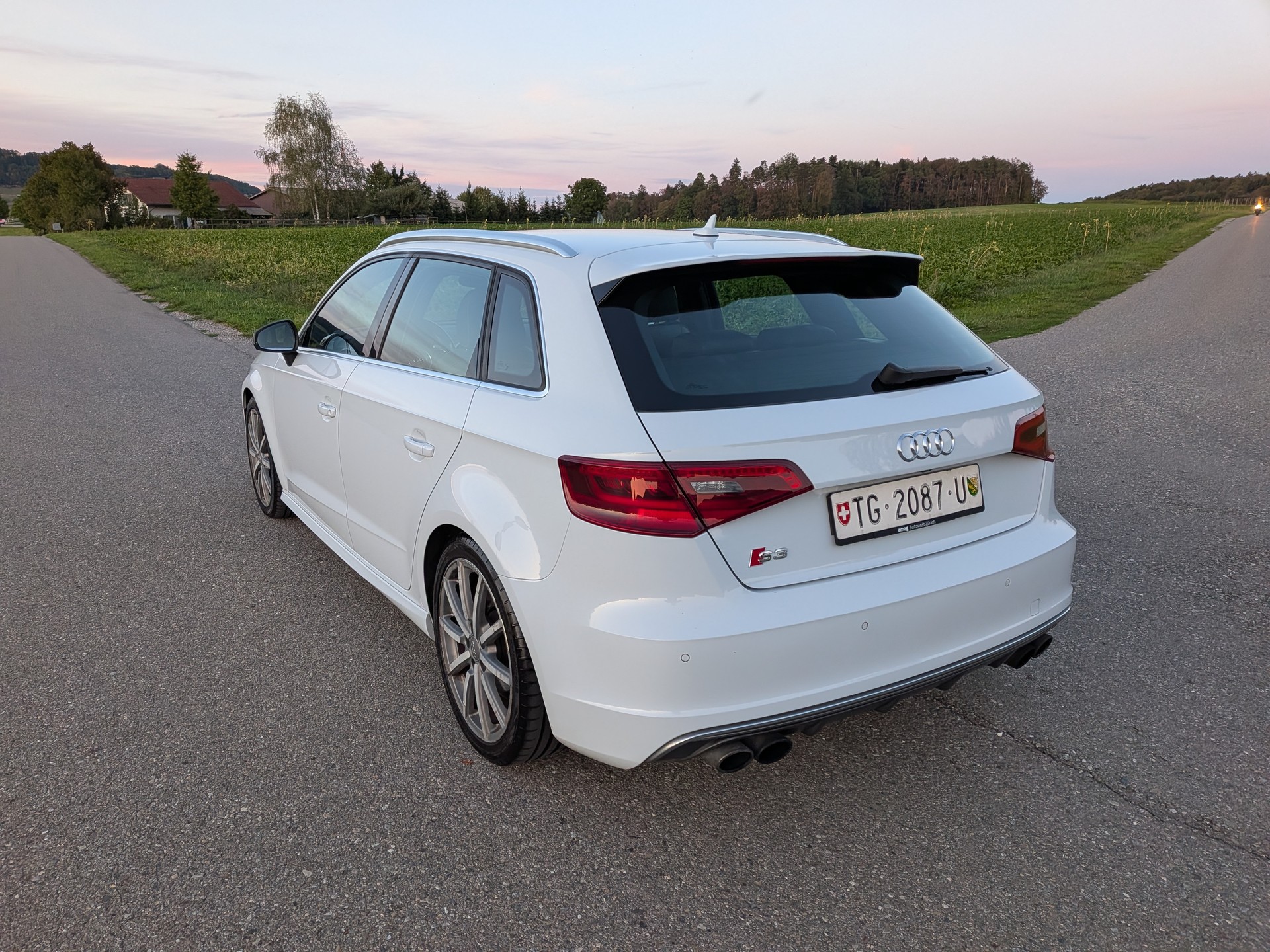 AUDI S3 Sportback 2.0 TFSI quattro S-tronic-image-11