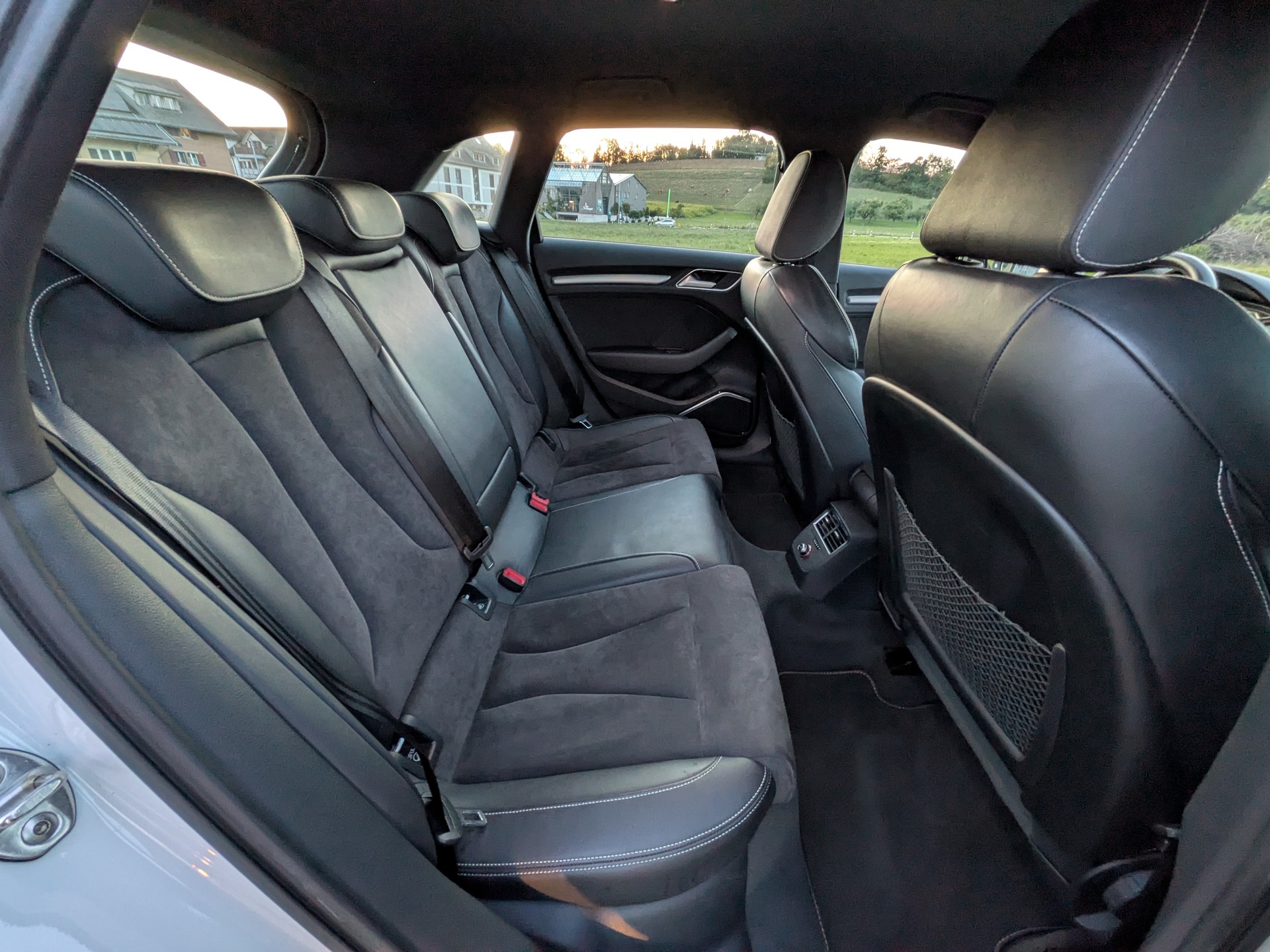 AUDI S3 Sportback 2.0 TFSI quattro S-tronic-image-16