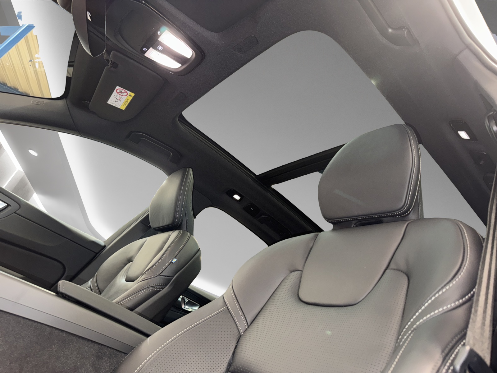 VOLVO XC60 2.0 B5 MH Ultra Dark AWD-image-14