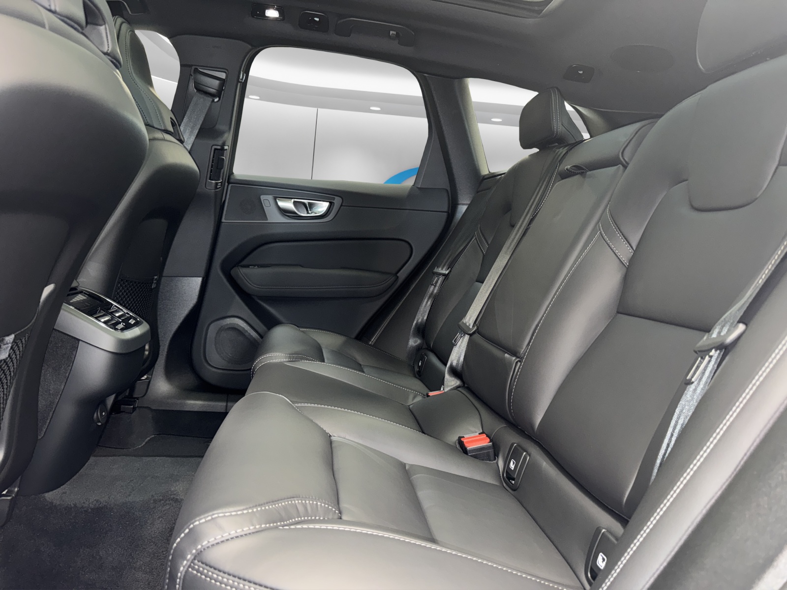 VOLVO XC60 2.0 B5 MH Ultra Dark AWD-image-13
