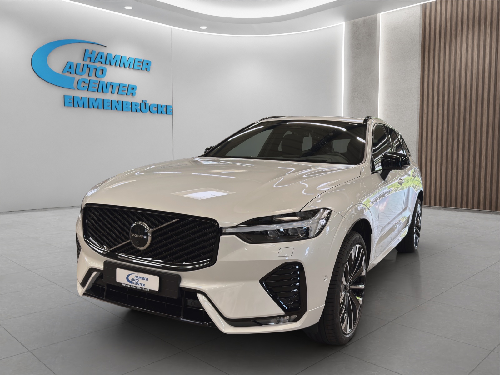 VOLVO XC60 2.0 B5 MH Ultra Dark AWD — slika 1