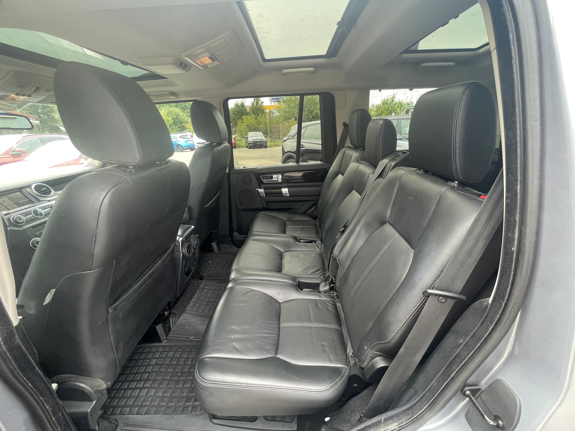 LAND ROVER Discovery 3.0 SDV6 HSE Automatic-image-7