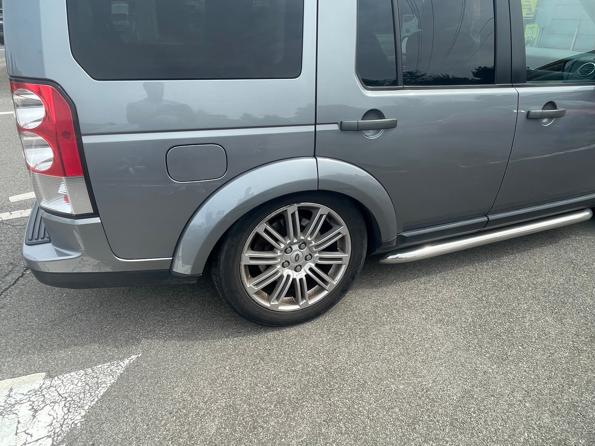 LAND ROVER Discovery 3.0 SDV6 HSE Automatic-image-3