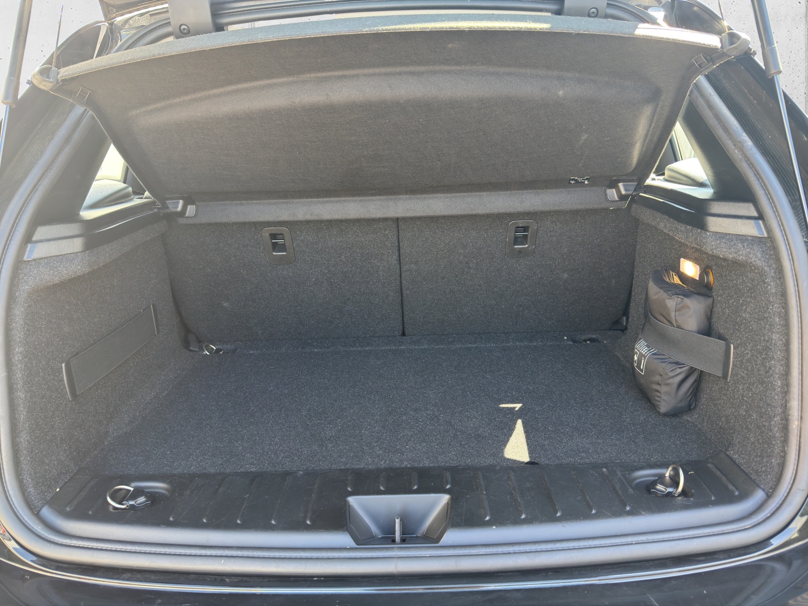 BMW i3s (120Ah) Fleet Edition-image-9