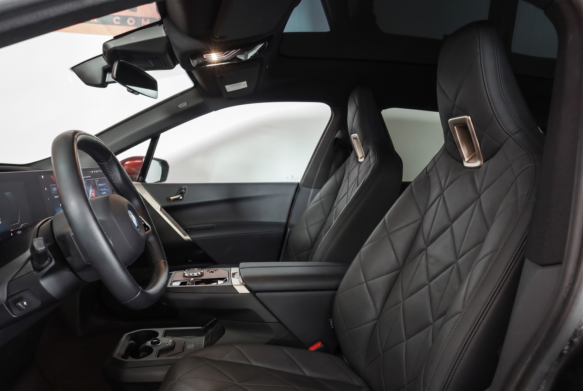 BMW iX xDrive50 Aventurinrot * Sky Lounge * Pack Sport-showroom-element-3