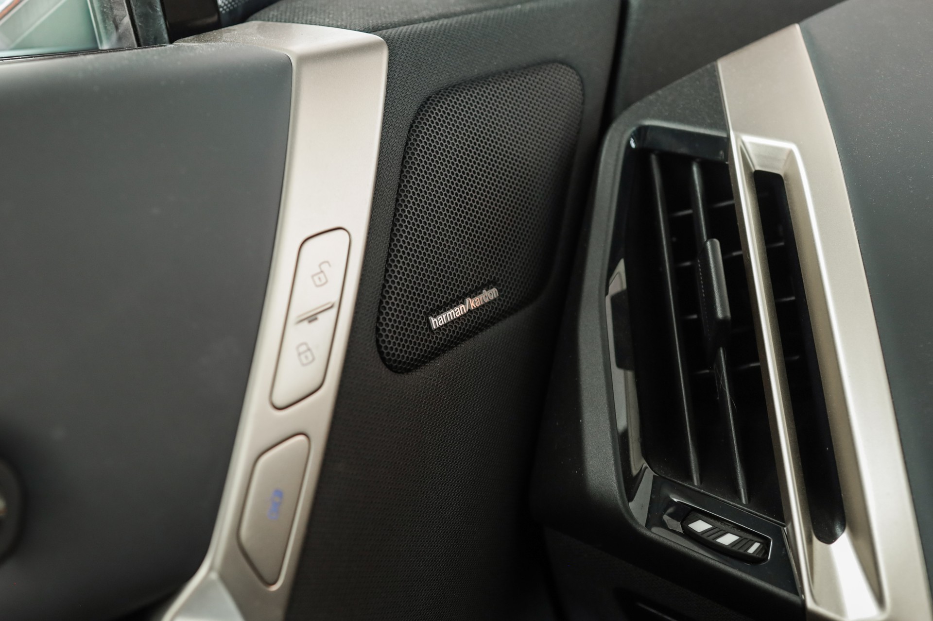 BMW iX xDrive50 Aventurinrot * Sky Lounge * Pack Sport-image-18