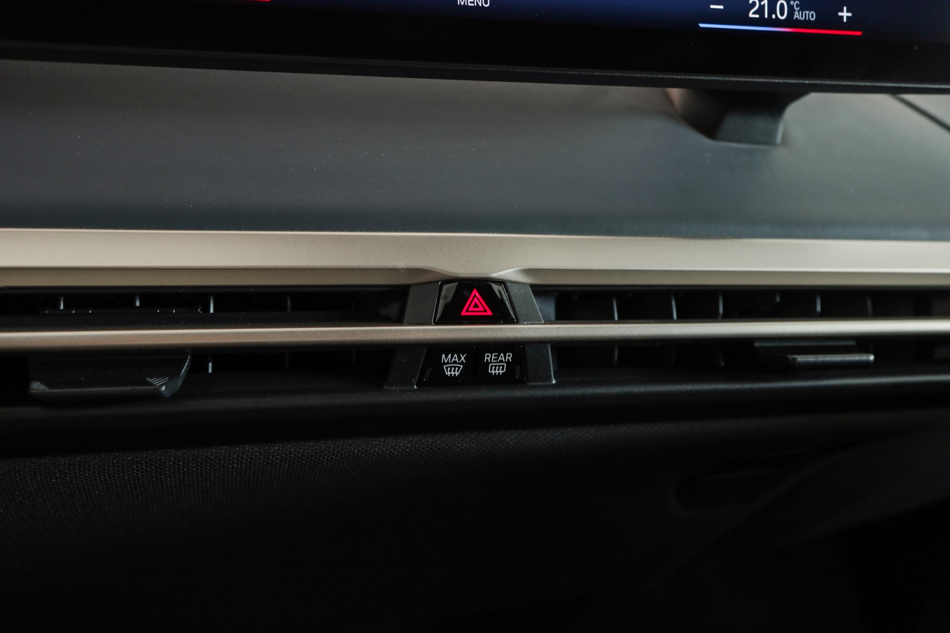 BMW iX xDrive50 Aventurinrot * Sky Lounge * Pack Sport-image-15