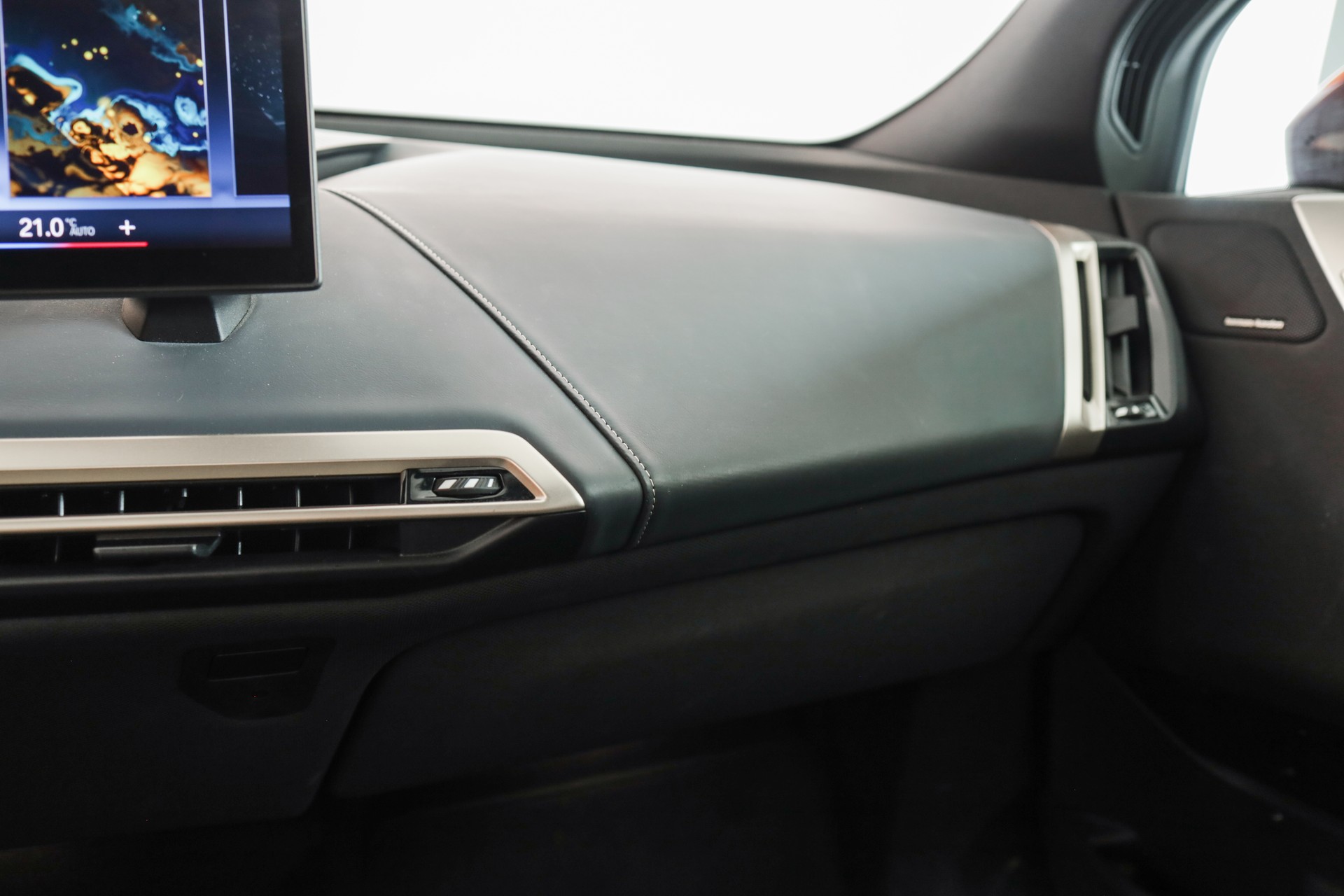 BMW iX xDrive50 Aventurinrot * Sky Lounge * Pack Sport-image-16