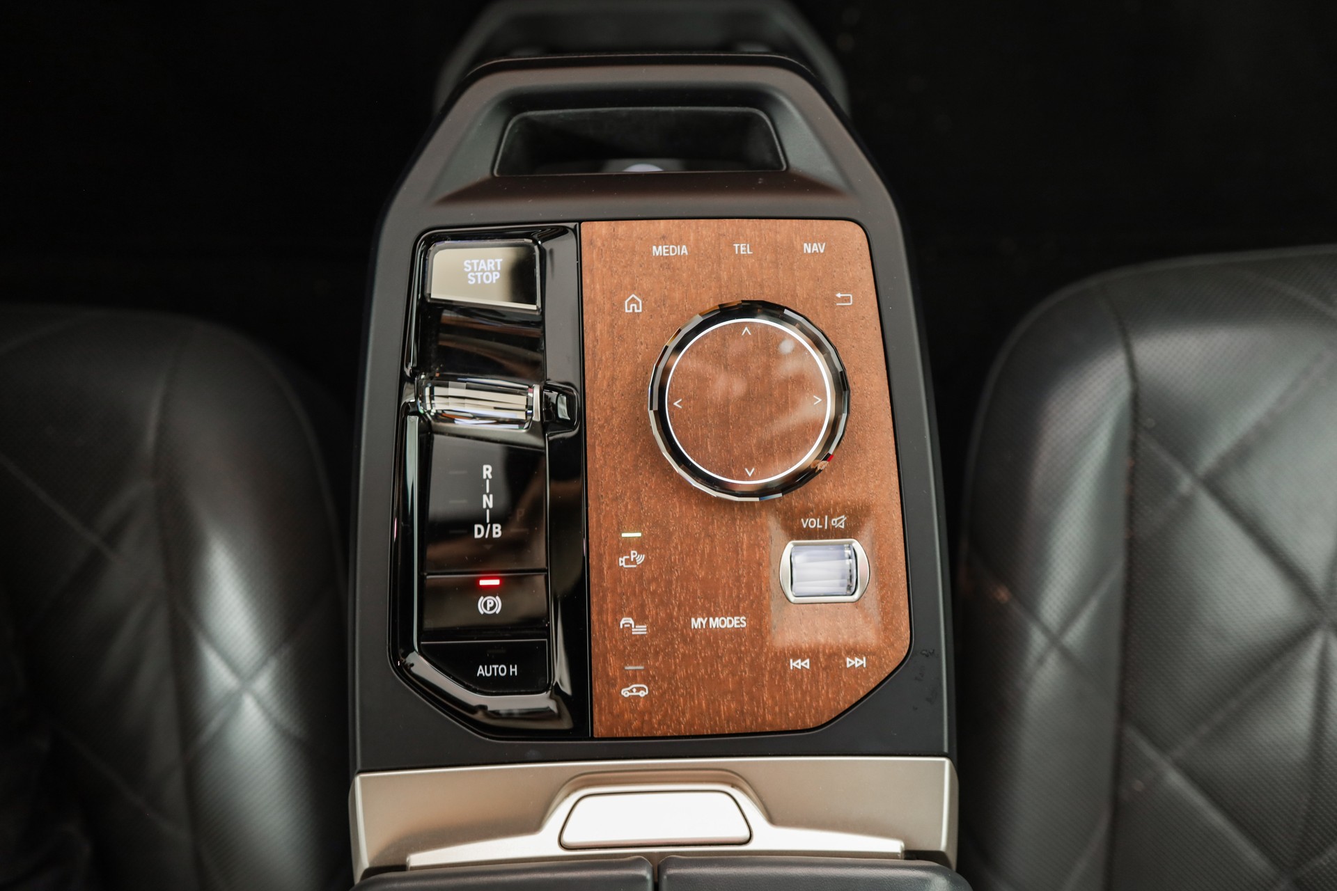 BMW iX xDrive50 Aventurinrot * Sky Lounge * Pack Sport-image-14