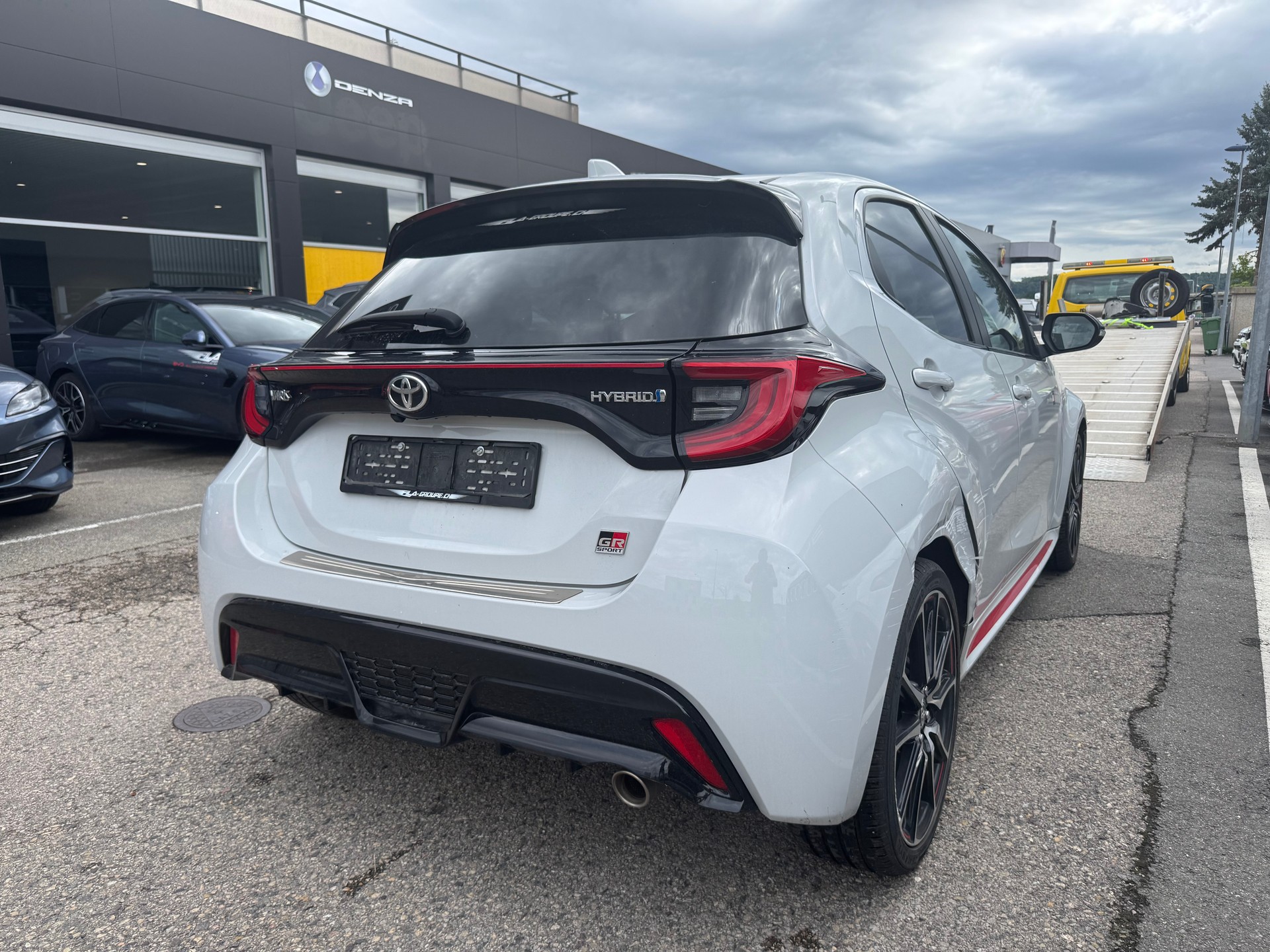 TOYOTA Yaris 1.5 GR Sport e-CVT-image-8