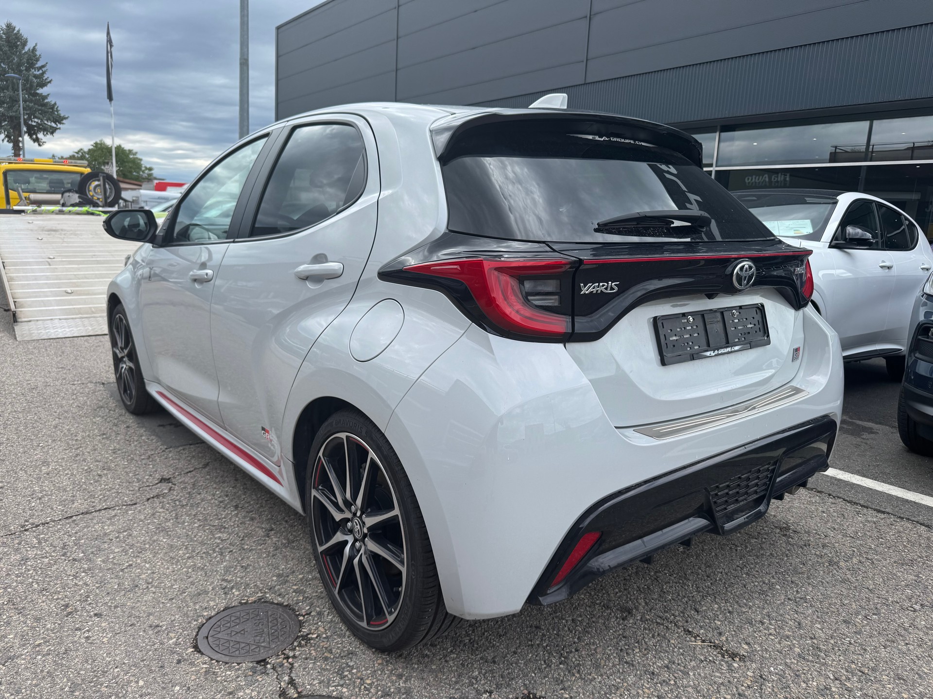 TOYOTA Yaris 1.5 GR Sport e-CVT-image-9