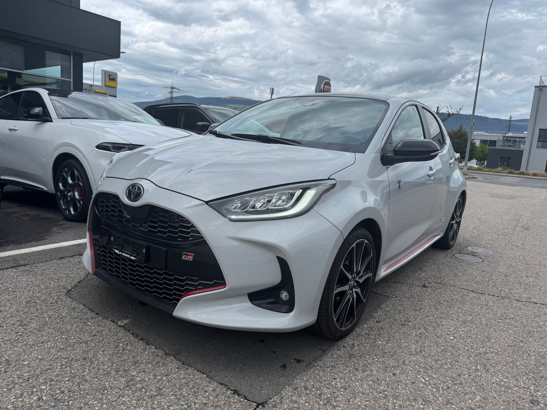 TOYOTA Yaris 1.5 GR Sport e-CVT-image-0