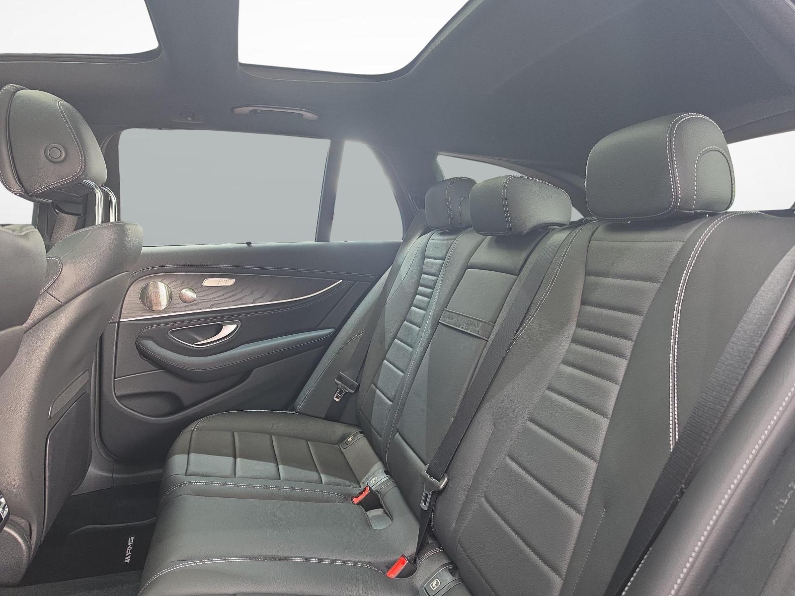MERCEDES-BENZ E 400 d 4MATIC T-Modell AMG Line-image-13