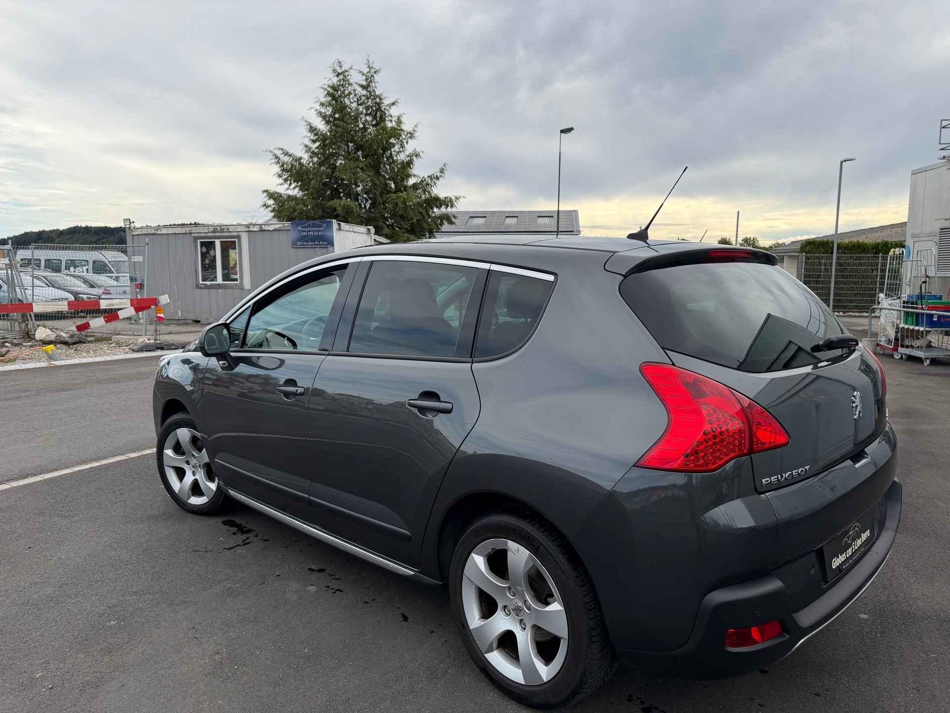 PEUGEOT 3008 2.0 HDI Platinum Tiptronic-image-6