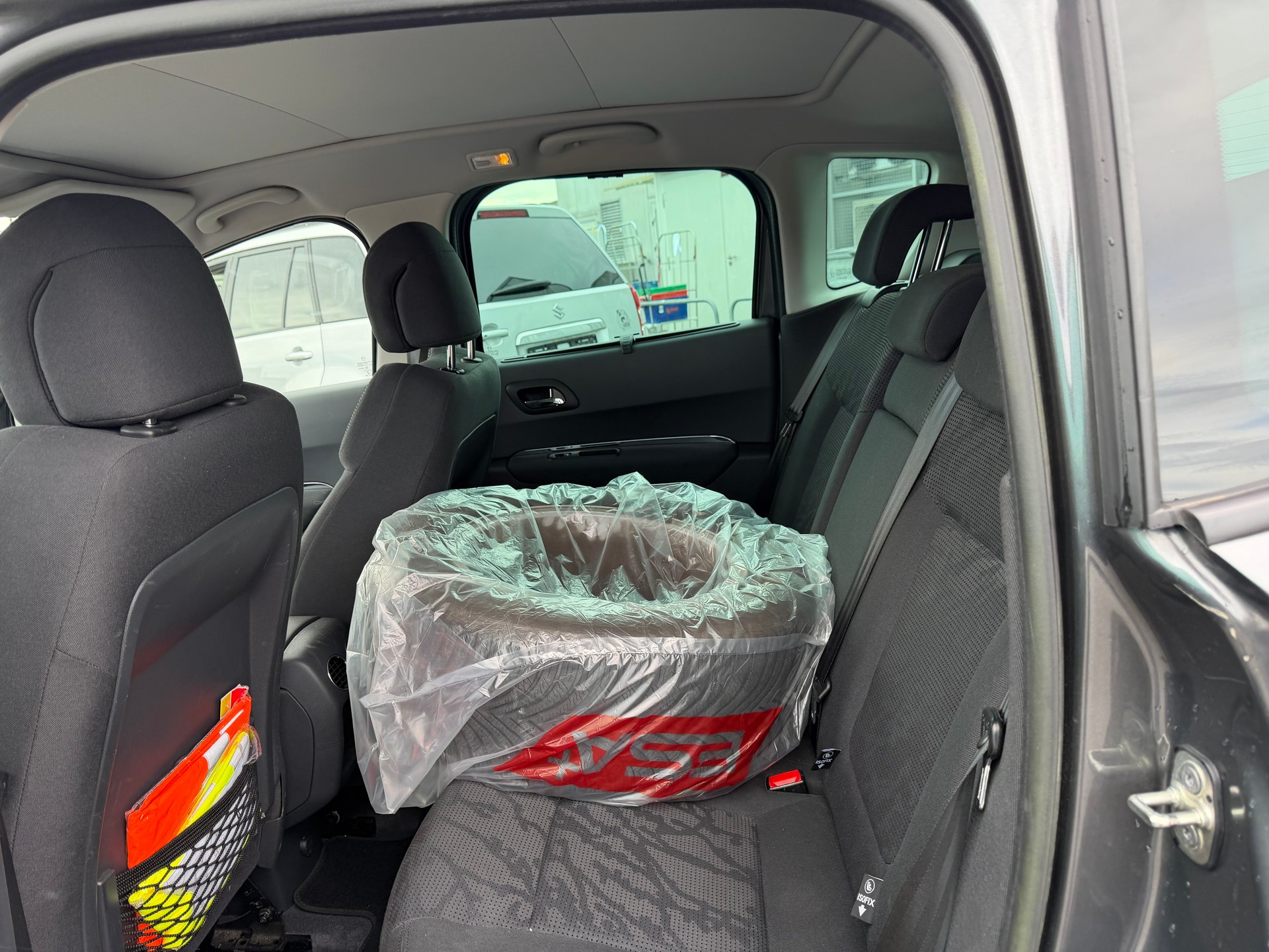 PEUGEOT 3008 2.0 HDI Platinum Tiptronic-image-8