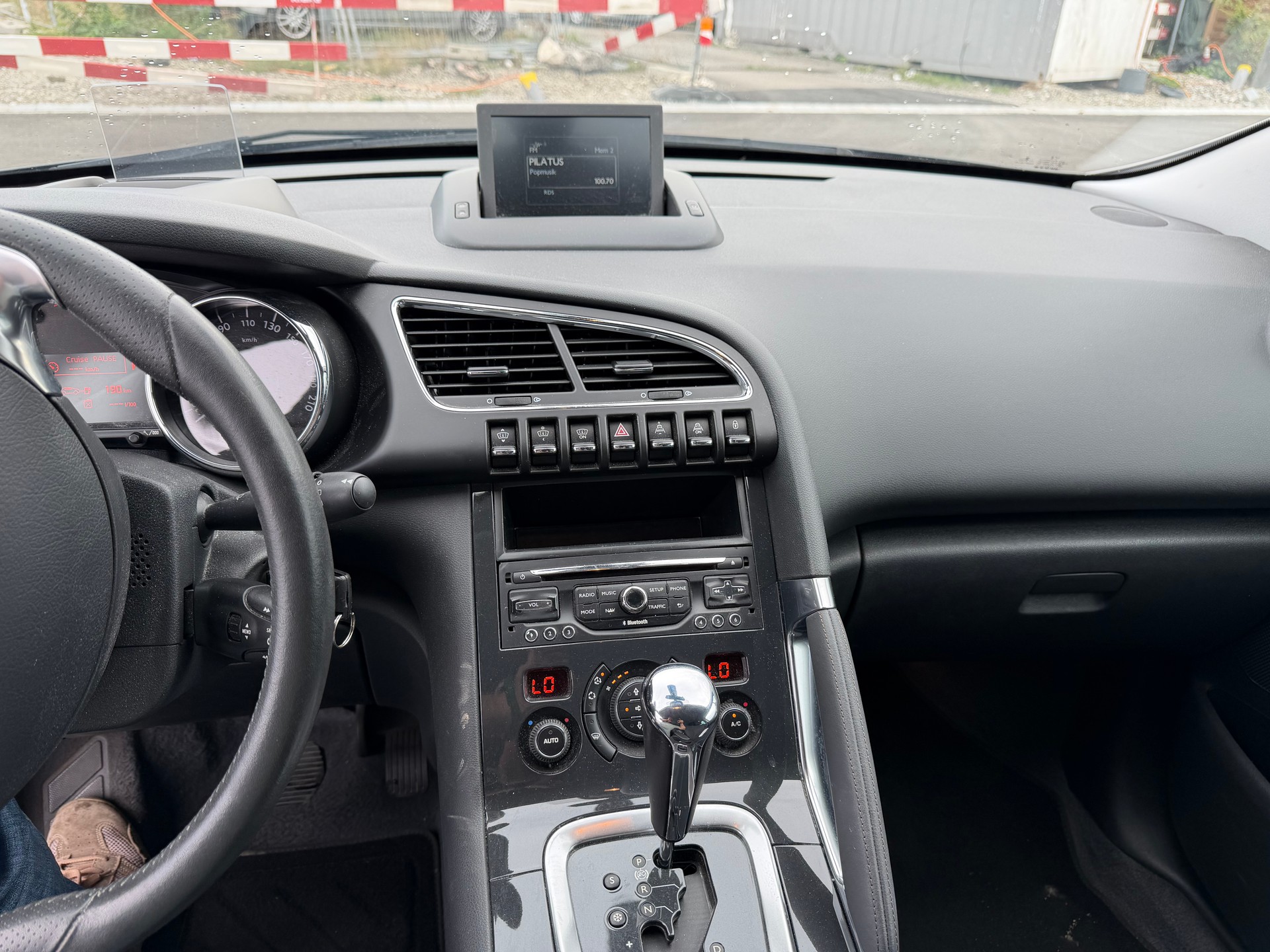 PEUGEOT 3008 2.0 HDI Platinum Tiptronic-image-10