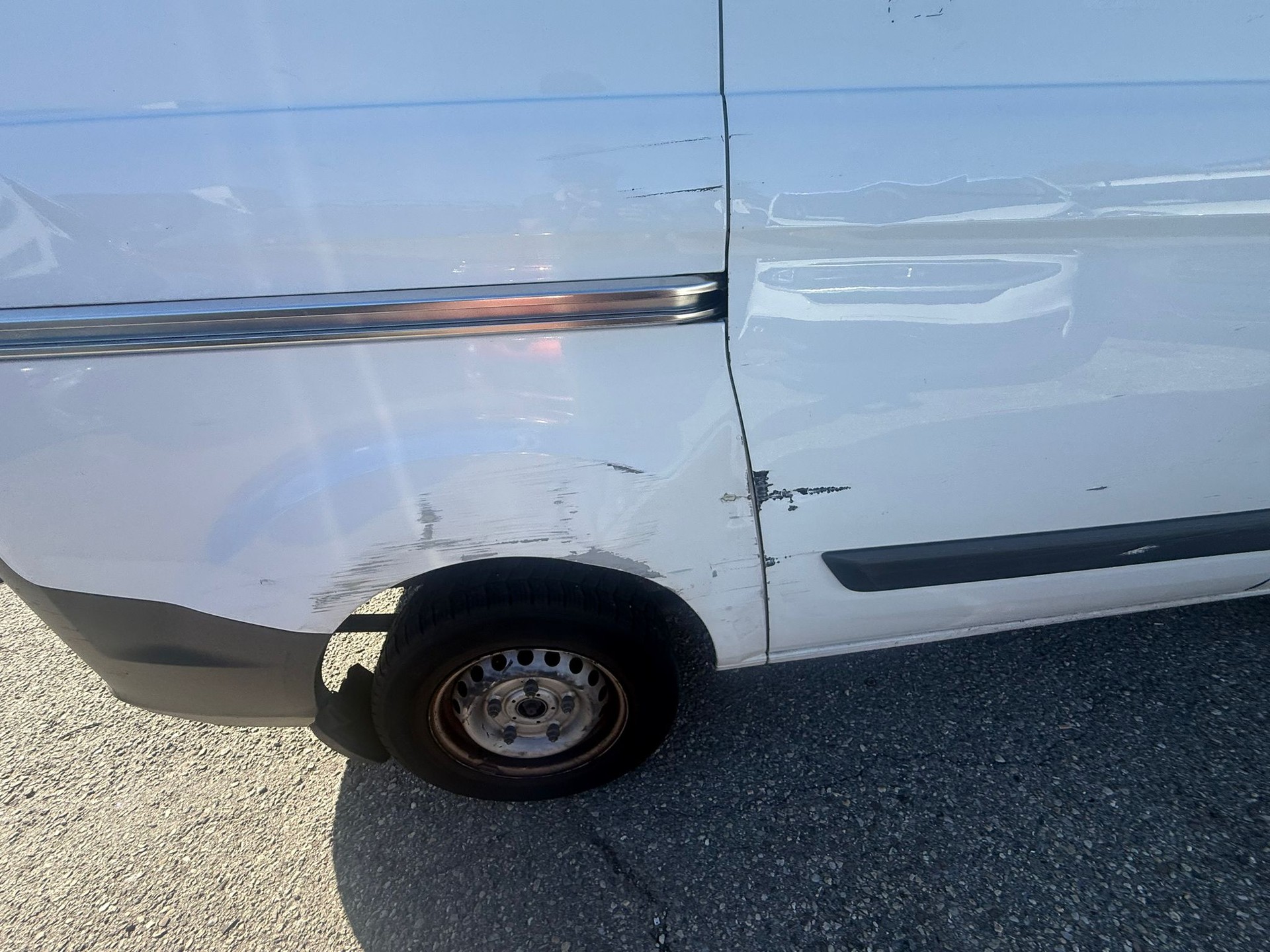 FORD Transit Custom Van 250 L1H1 Ambiente-image-5