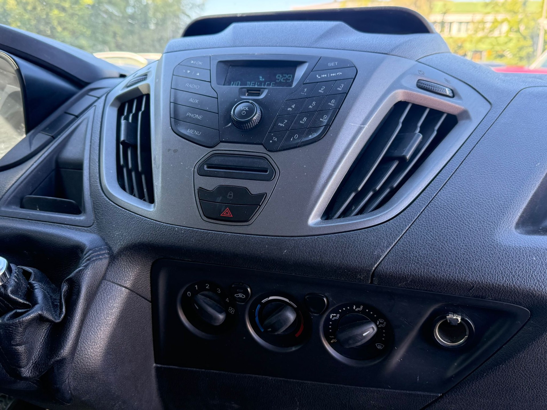 FORD Transit Custom Van 250 L1H1 Ambiente-image-9