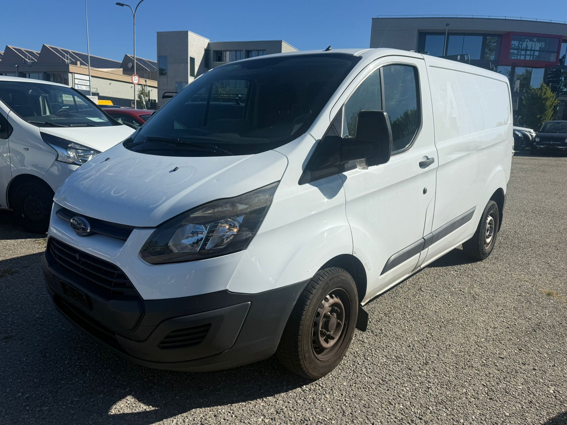FORD Transit Custom Van 250 L1H1 Ambiente-image-2