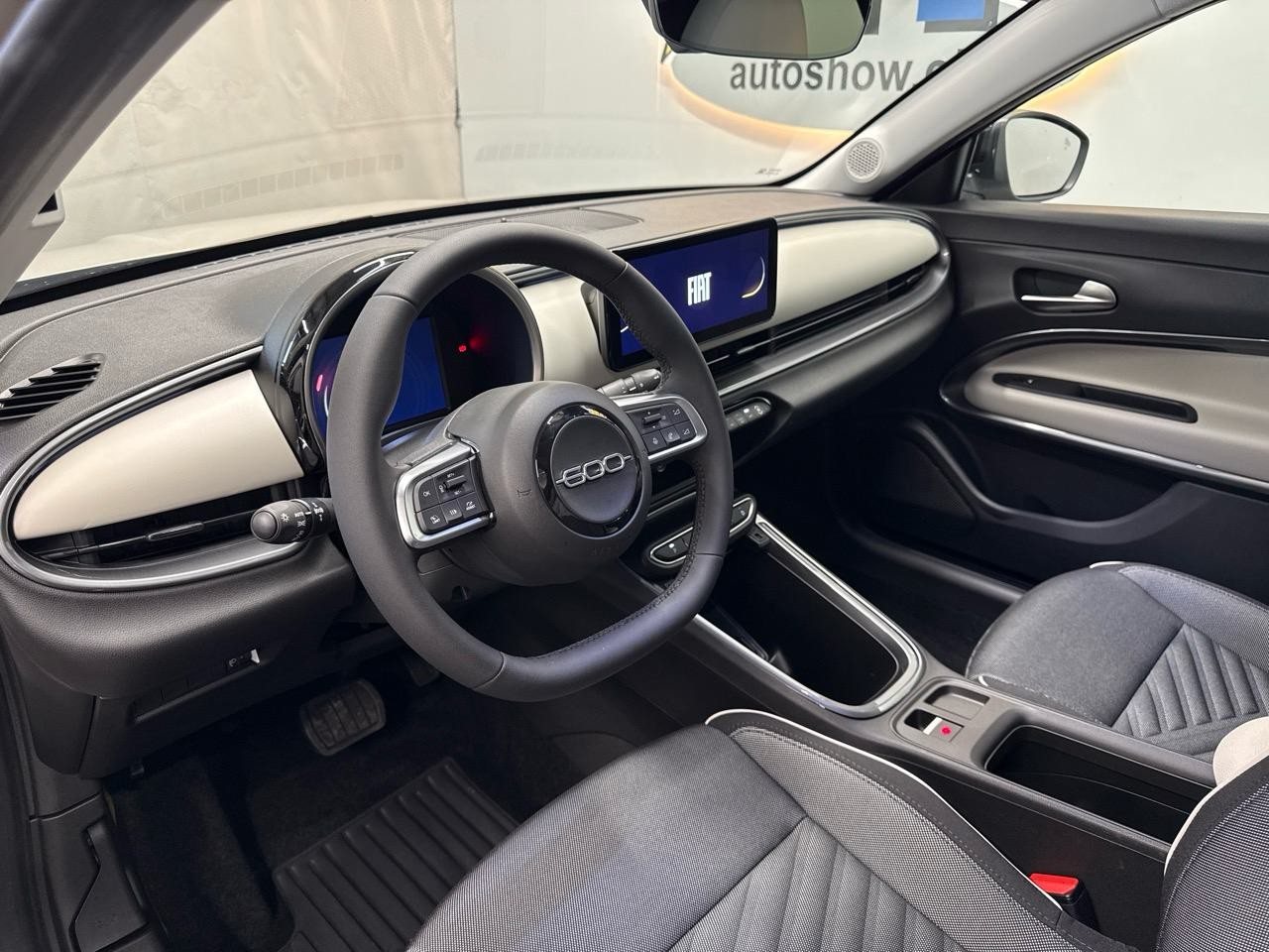 FIAT 600h MildHybrid La Prima-image-2