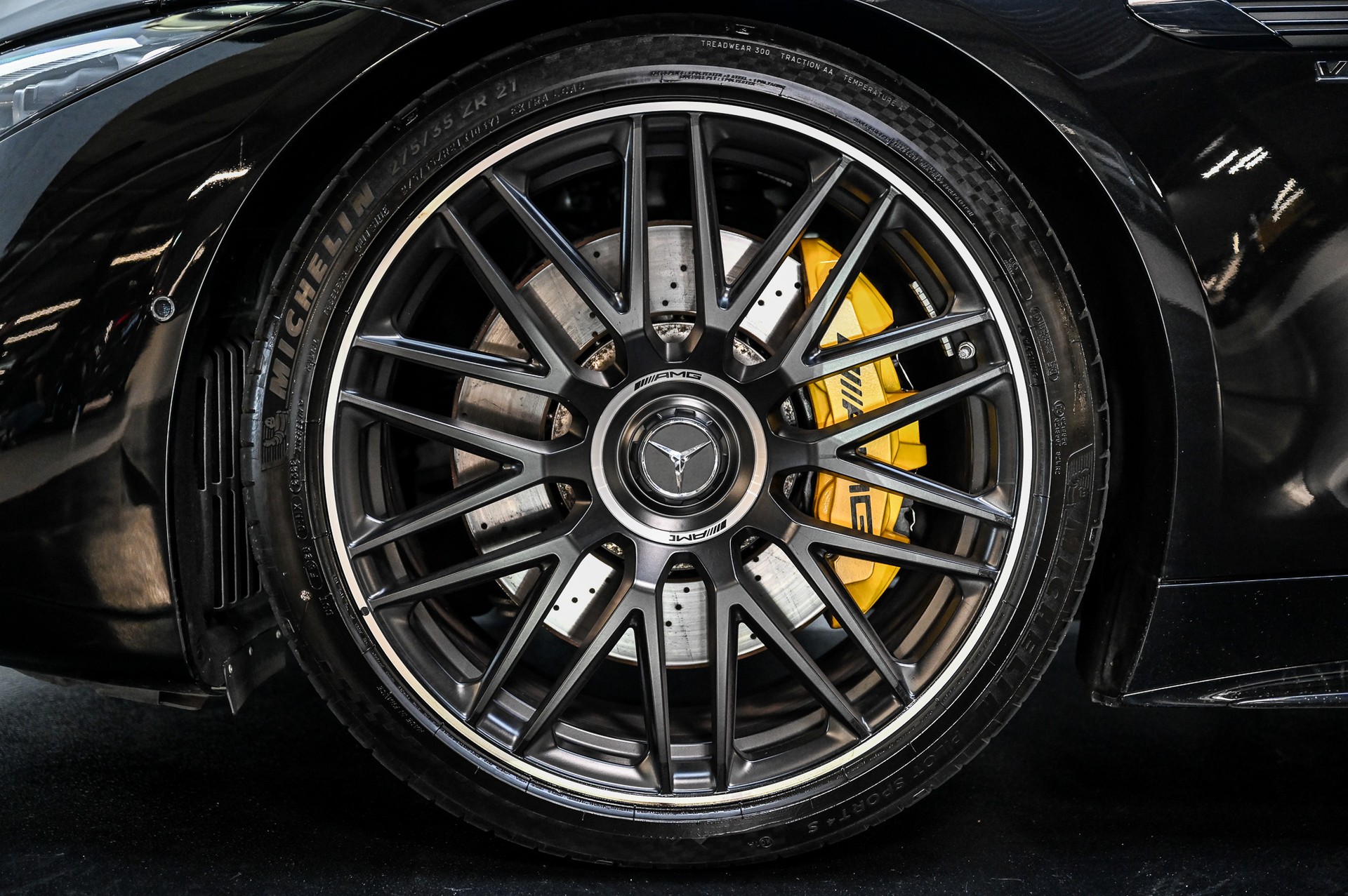 MERCEDES-BENZ AMG SL 63 4matic+ Speedshift MCT-image-17