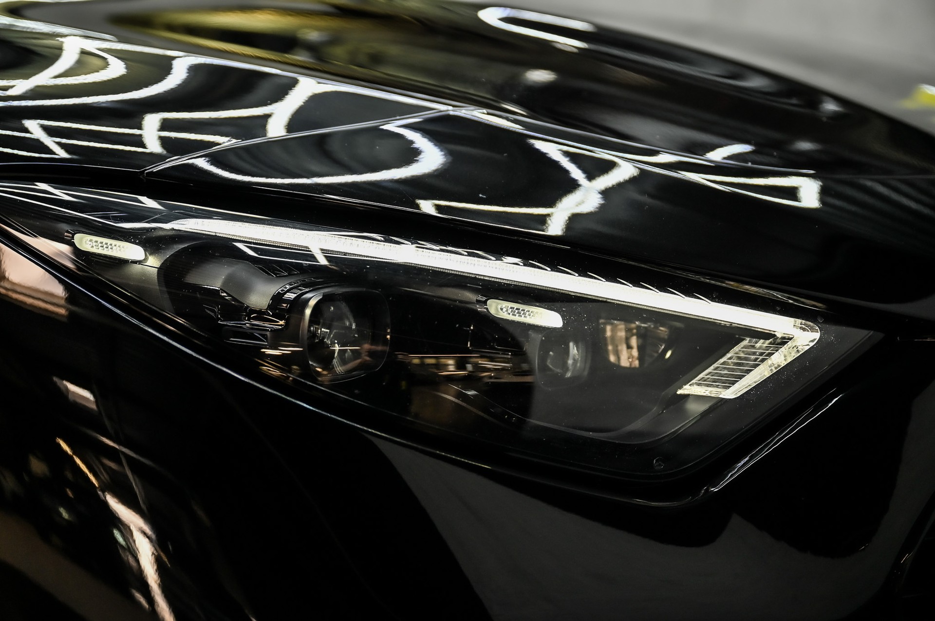 MERCEDES-BENZ AMG SL 63 4matic+ Speedshift MCT-image-19