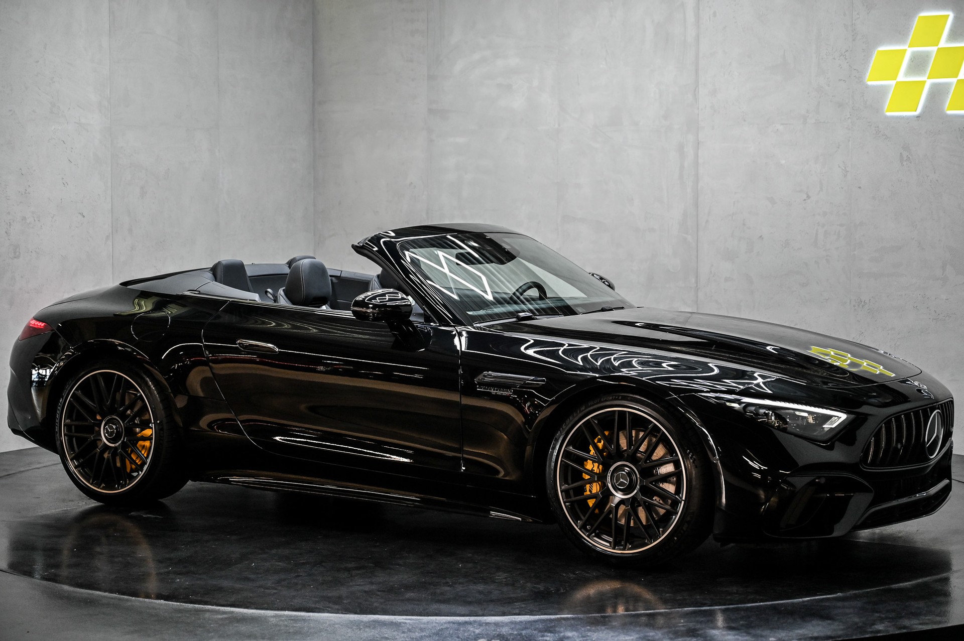 MERCEDES-BENZ AMG SL 63 4matic+ Speedshift MCT-image-14