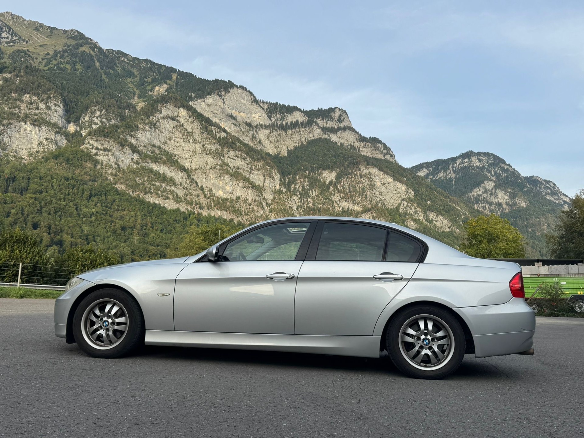 BMW 320d-image-8