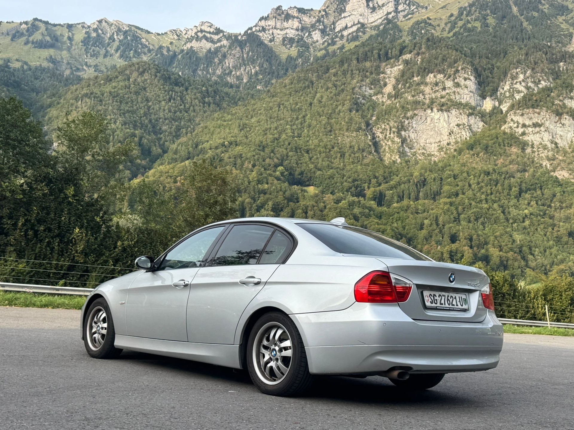 BMW 320d-image-9