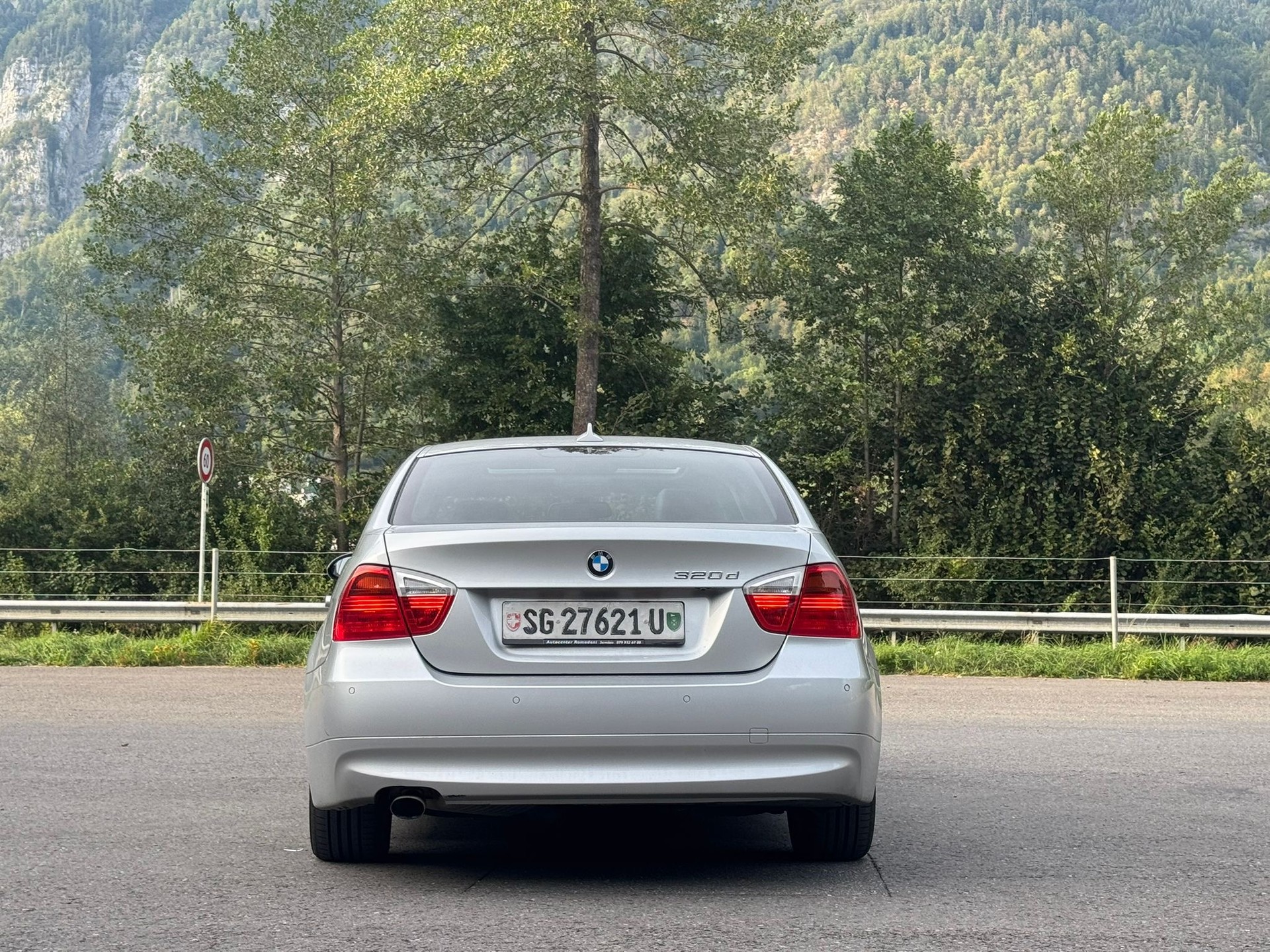 BMW 320d-image-5