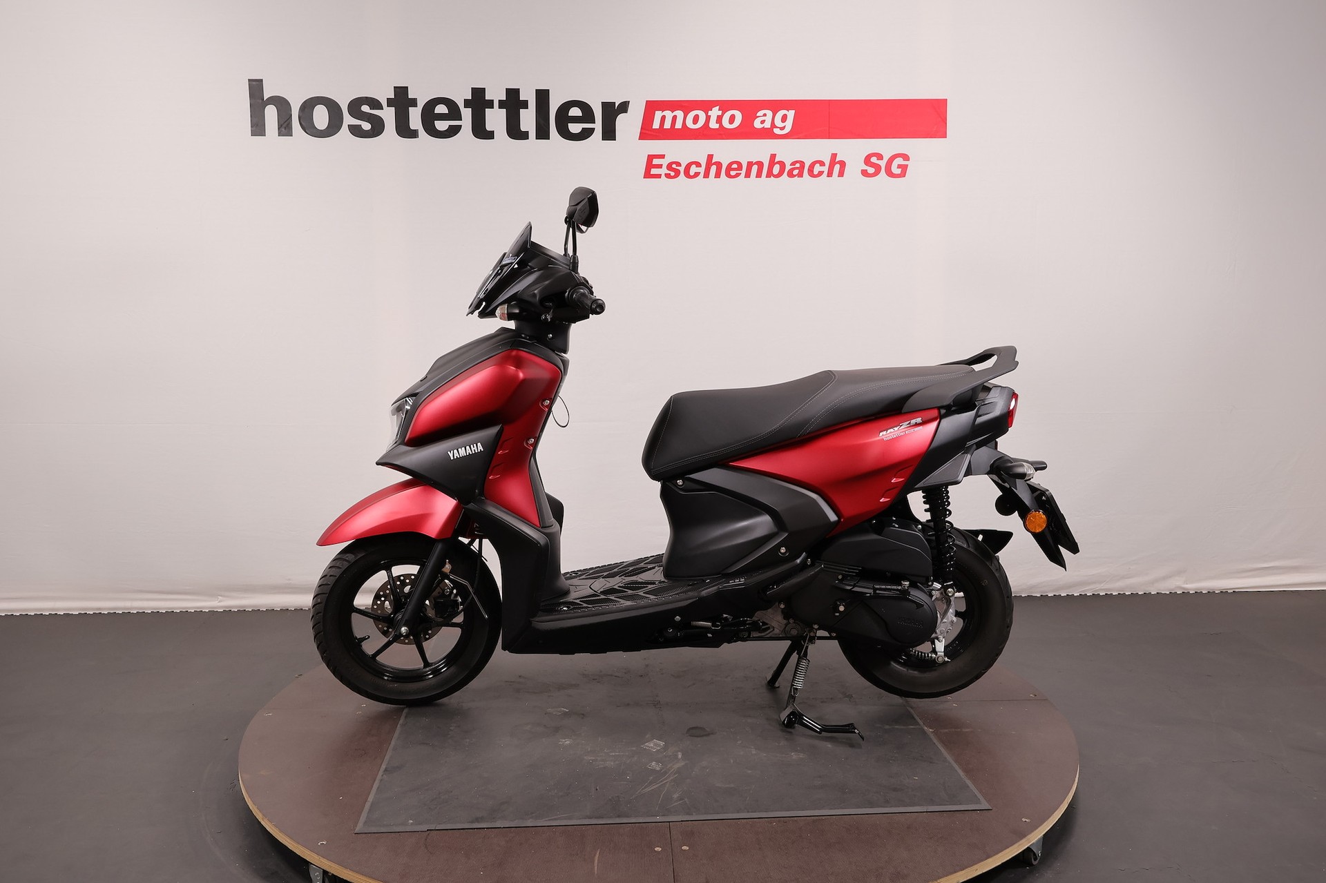 YAMAHA RayZR 125-showroom-element-3