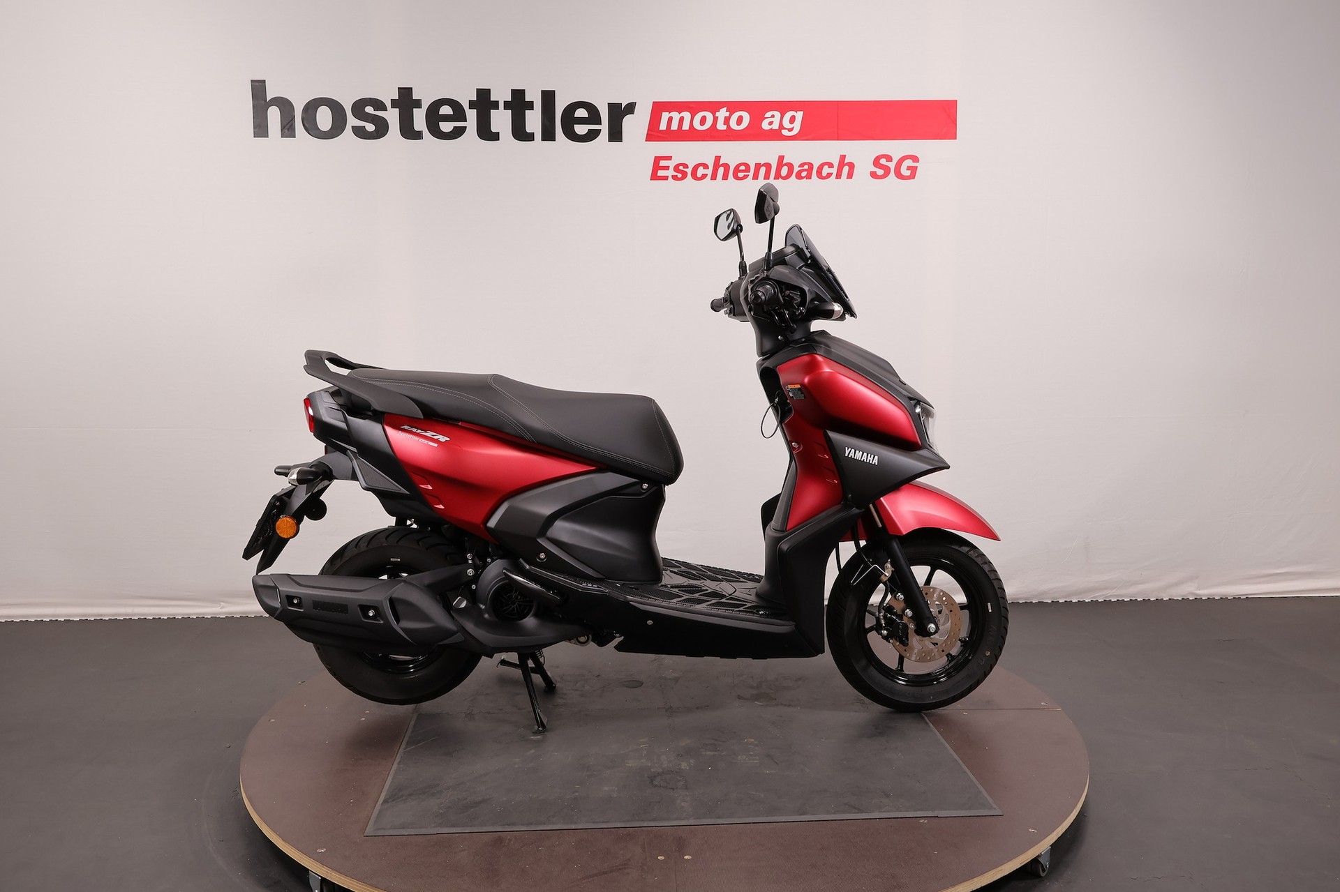 YAMAHA RayZR 125-showroom-element-1