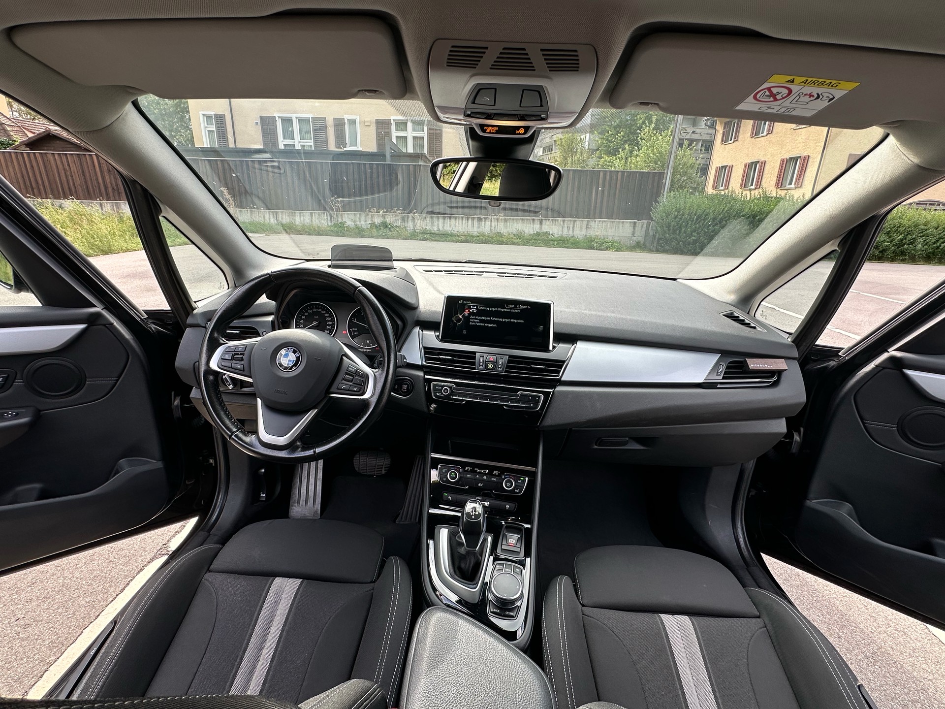 BMW 218d xDrive-image-2