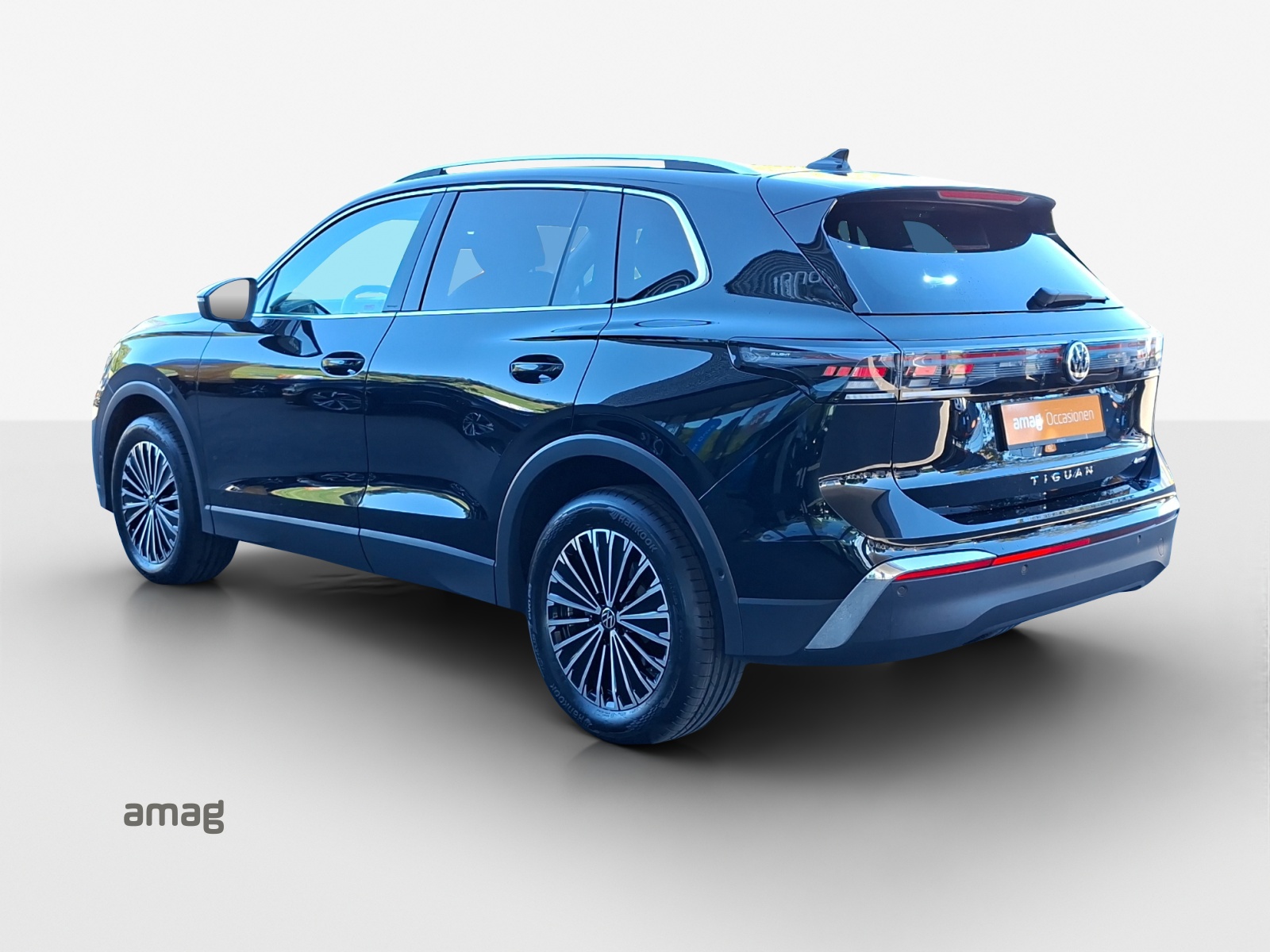 VW Tiguan 2.0 TSI DSG Elegance 4Motion-image-2