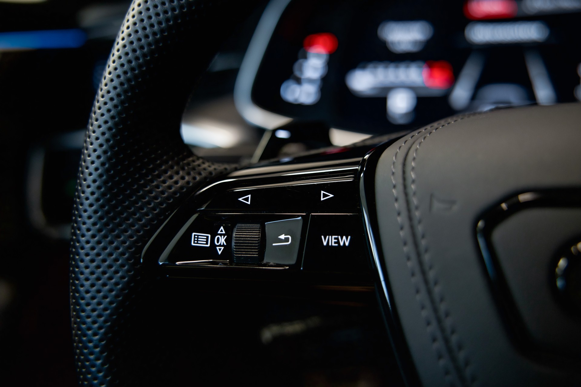 AUDI RS6 Avant 4.0 TFSI V8 quattro *Ch-Fhz.*-image-30