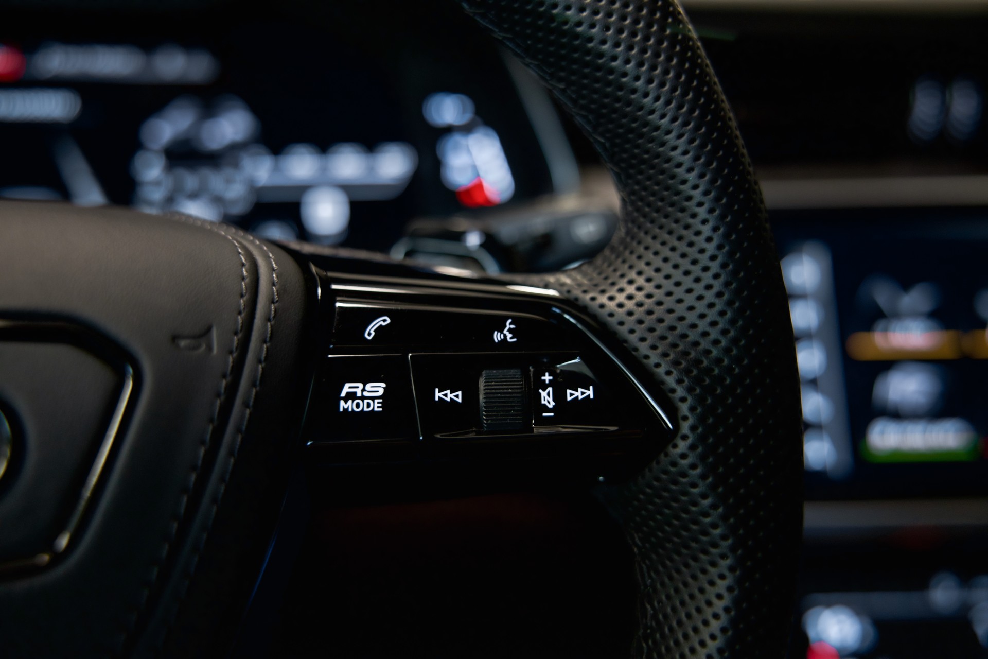 AUDI RS6 Avant 4.0 TFSI V8 quattro *Ch-Fhz.*-image-31