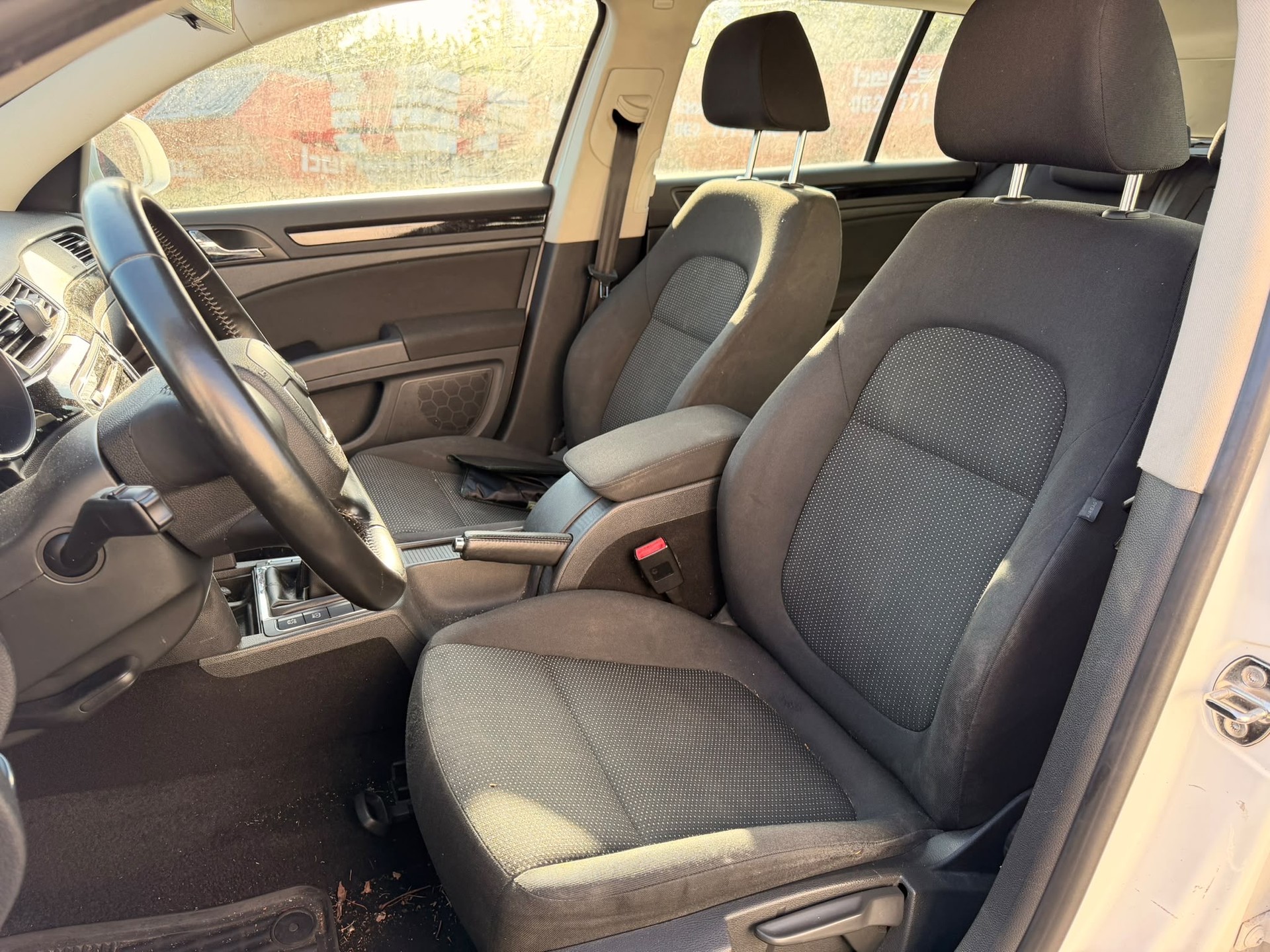 SKODA Superb Combi 2.0 TDi Family-image-6