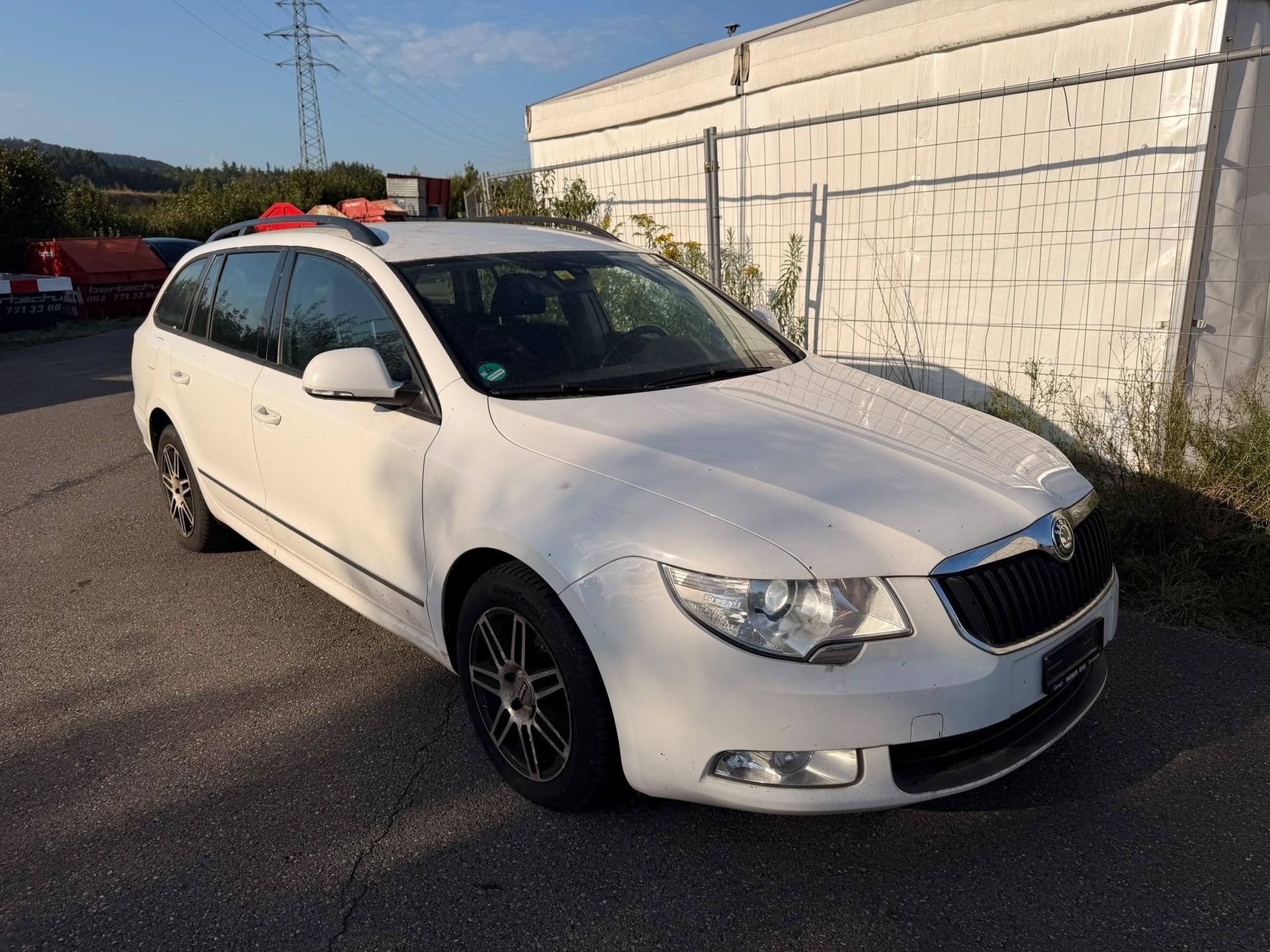 SKODA Superb Combi 2.0 TDi Family-image-2
