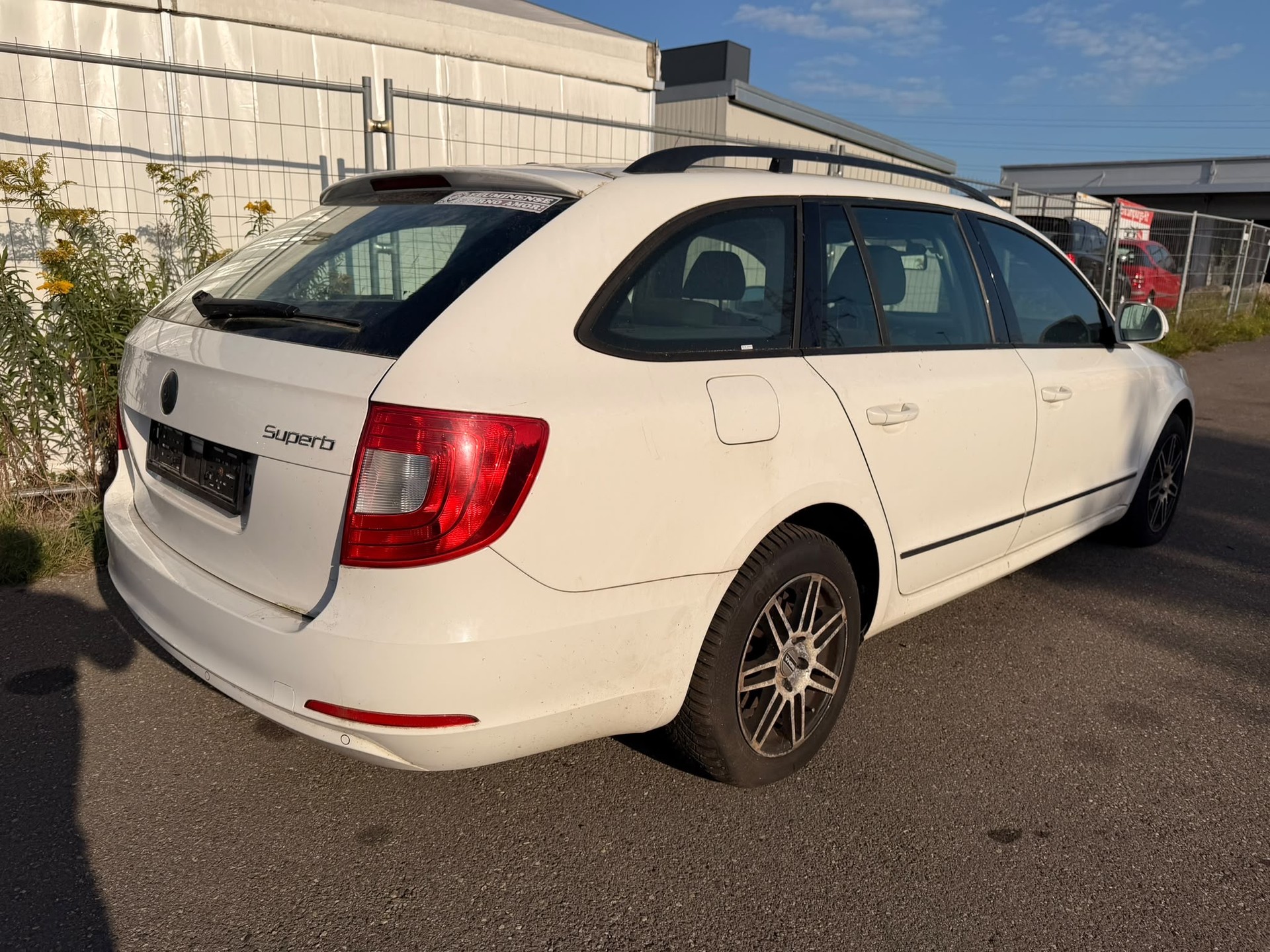 SKODA Superb Combi 2.0 TDi Family-image-3