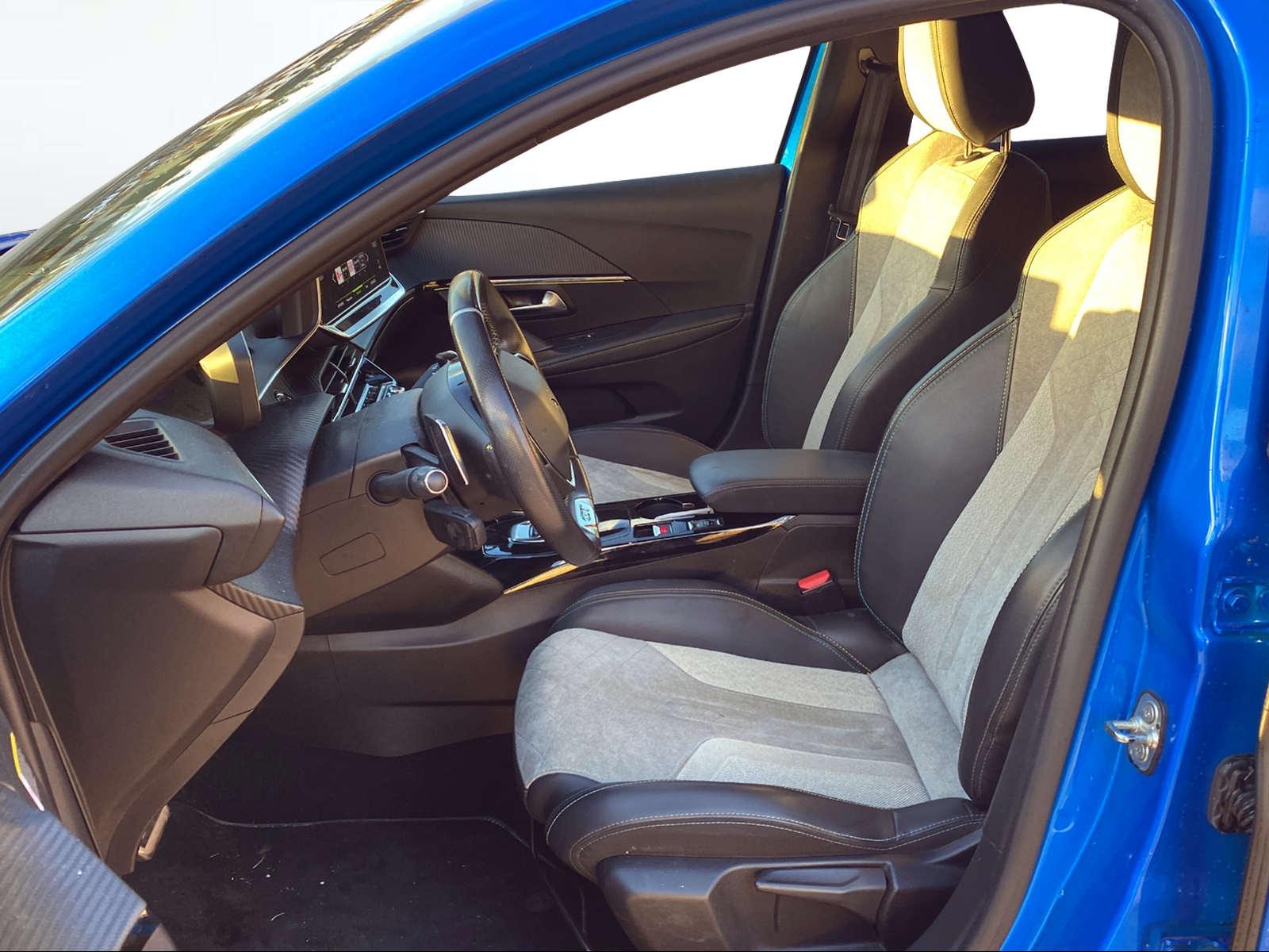 PEUGEOT 208 1.2 PureTech 130 GT Pack-image-3