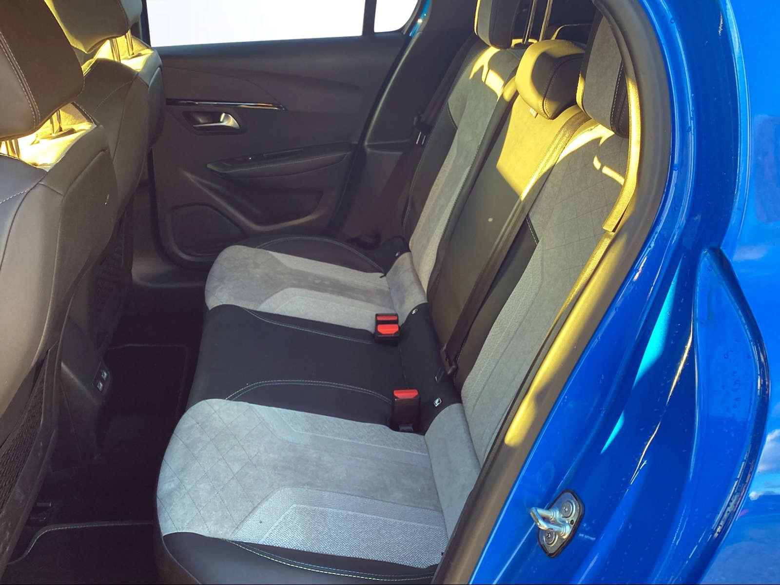 PEUGEOT 208 1.2 PureTech 130 GT Pack-image-5